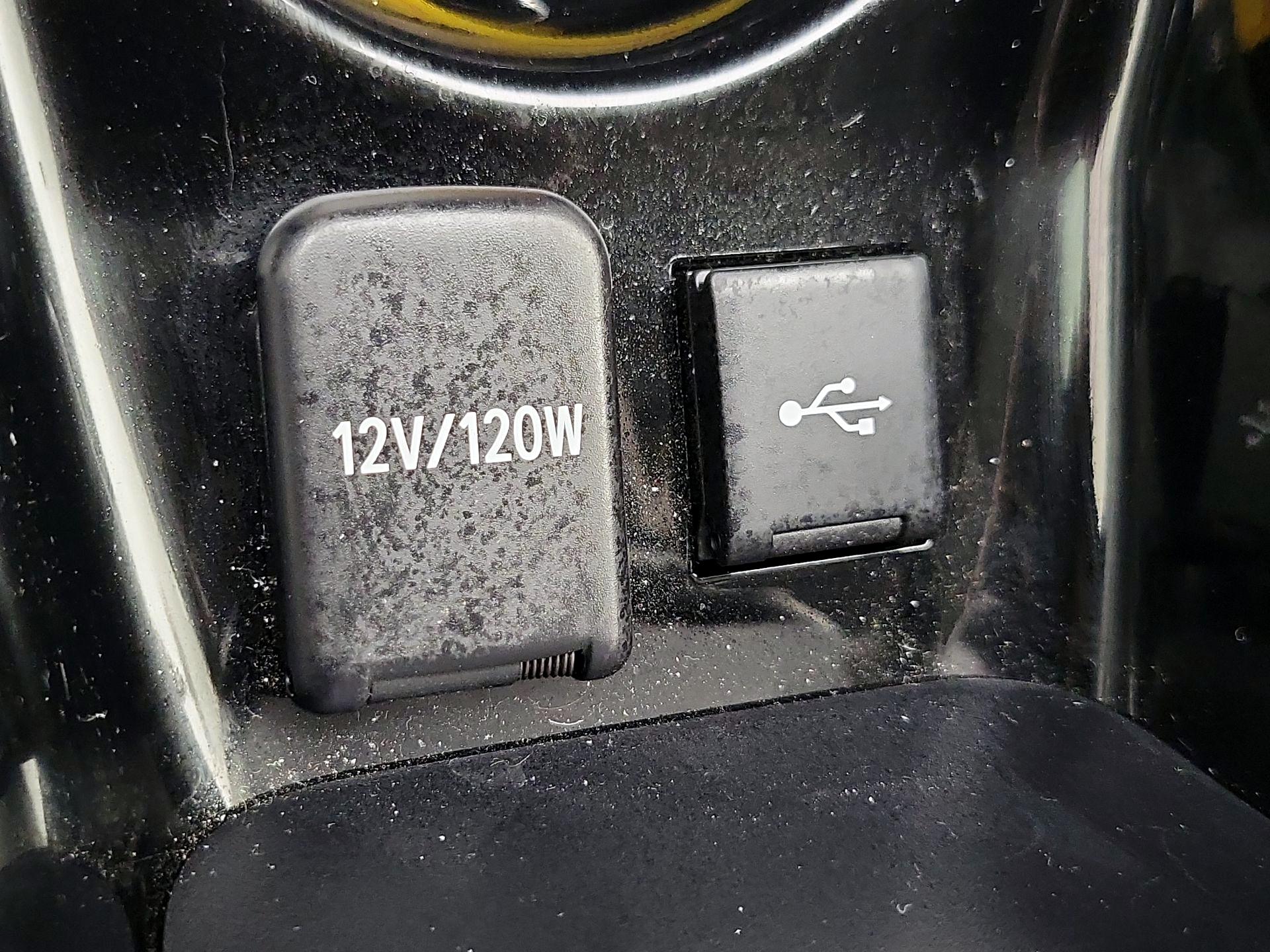 Thumbnail: 2022 Toyota Prius - 18