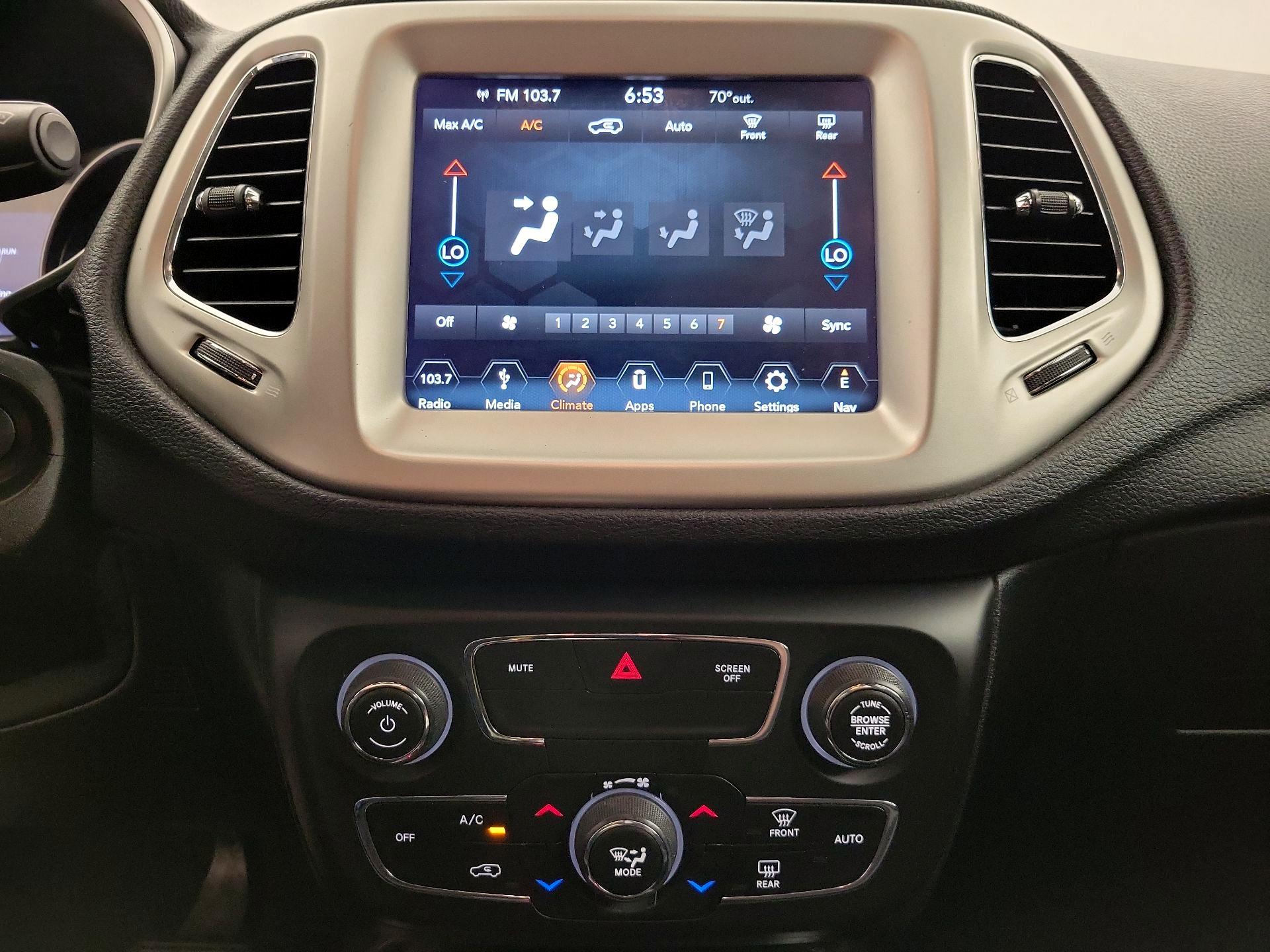Thumbnail: 2019 Jeep Compass - 16