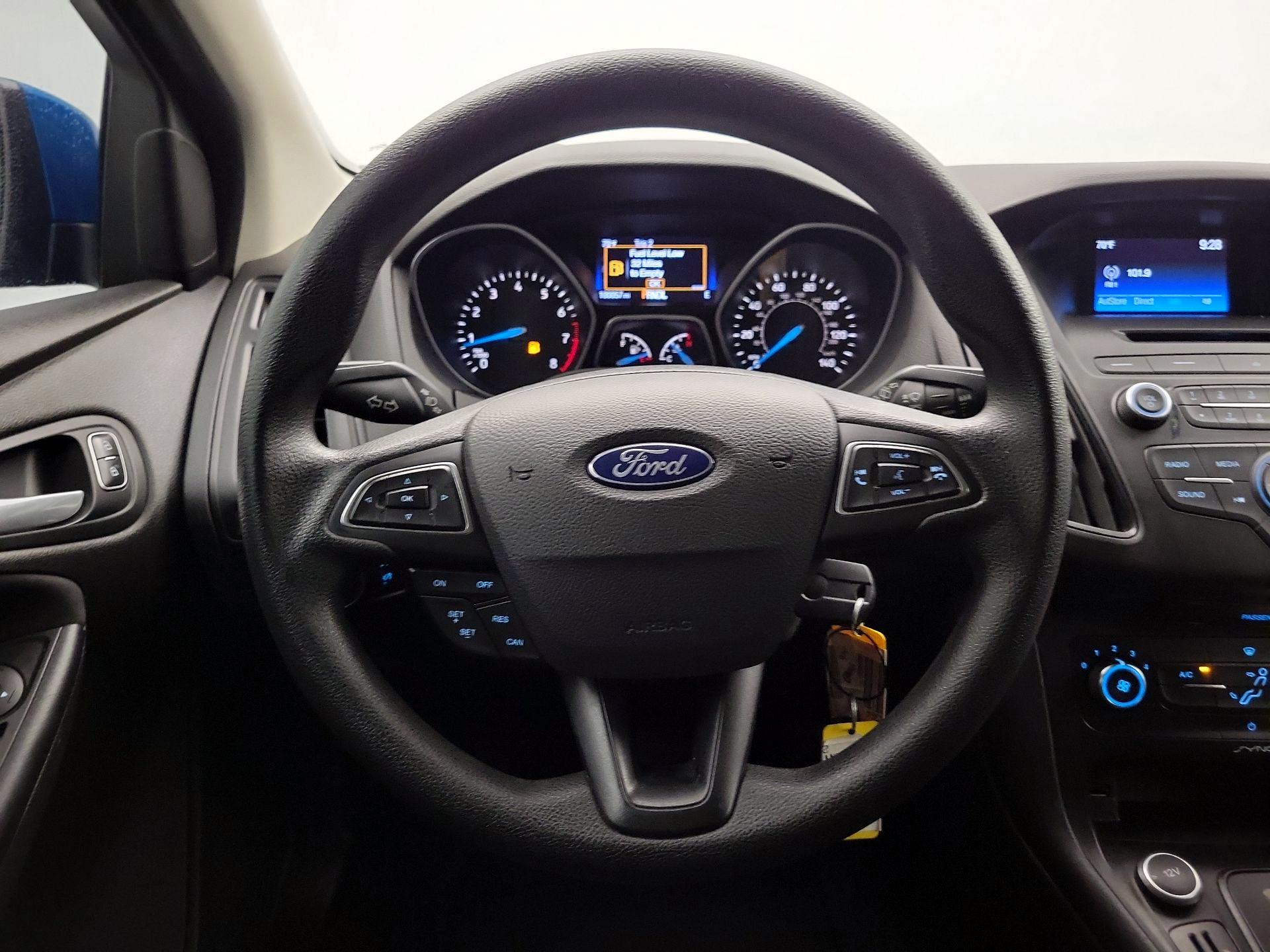 Thumbnail: 2016 Ford Focus - 10