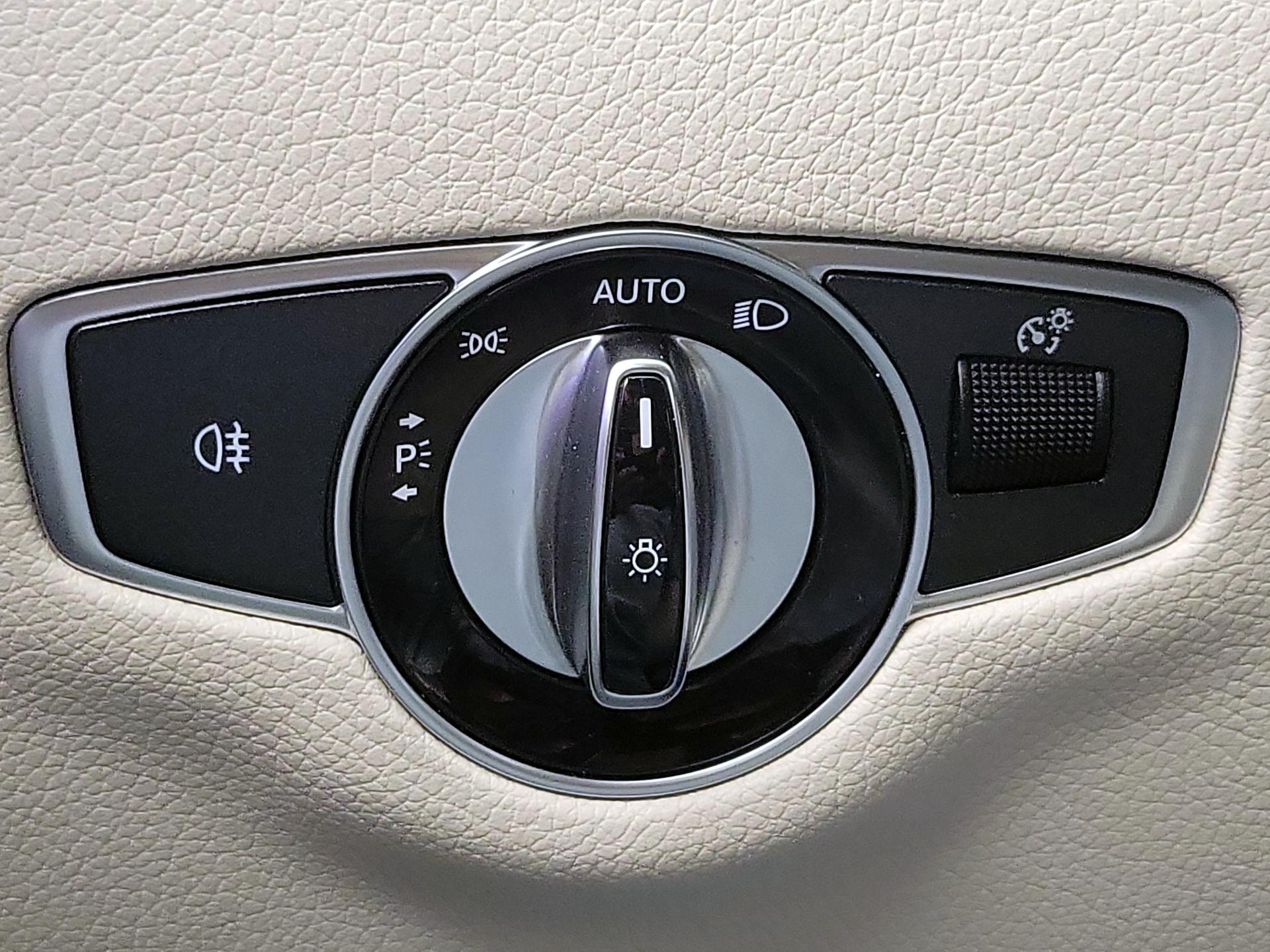 Thumbnail: 2018 Mercedes-Benz E-Class - 13