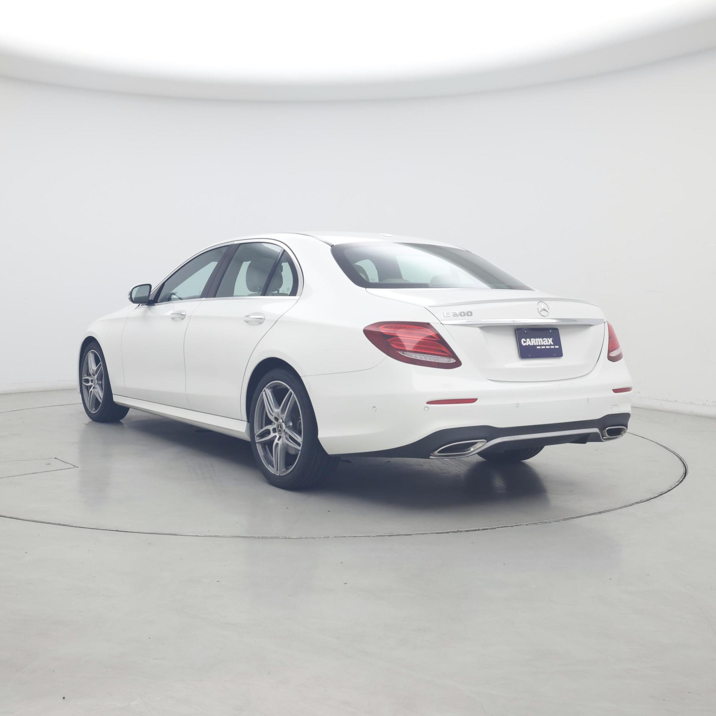Thumbnail: 2018 Mercedes-Benz E-Class - 2