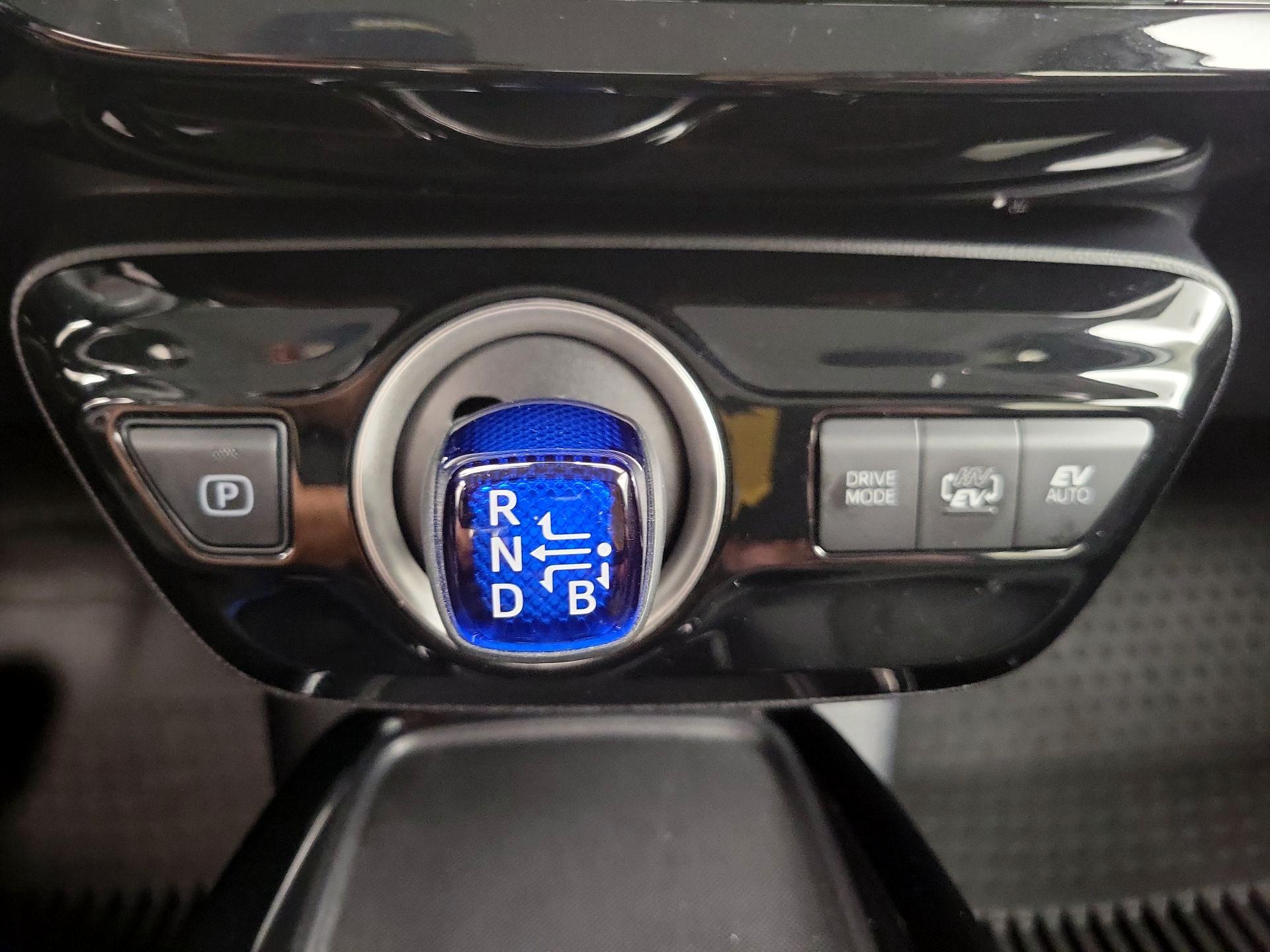 Thumbnail: 2021 Toyota Prius Prime - 17