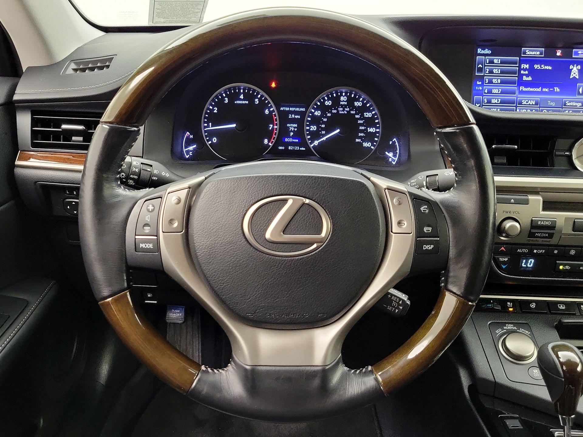 Thumbnail: 2015 Lexus ES - 10
