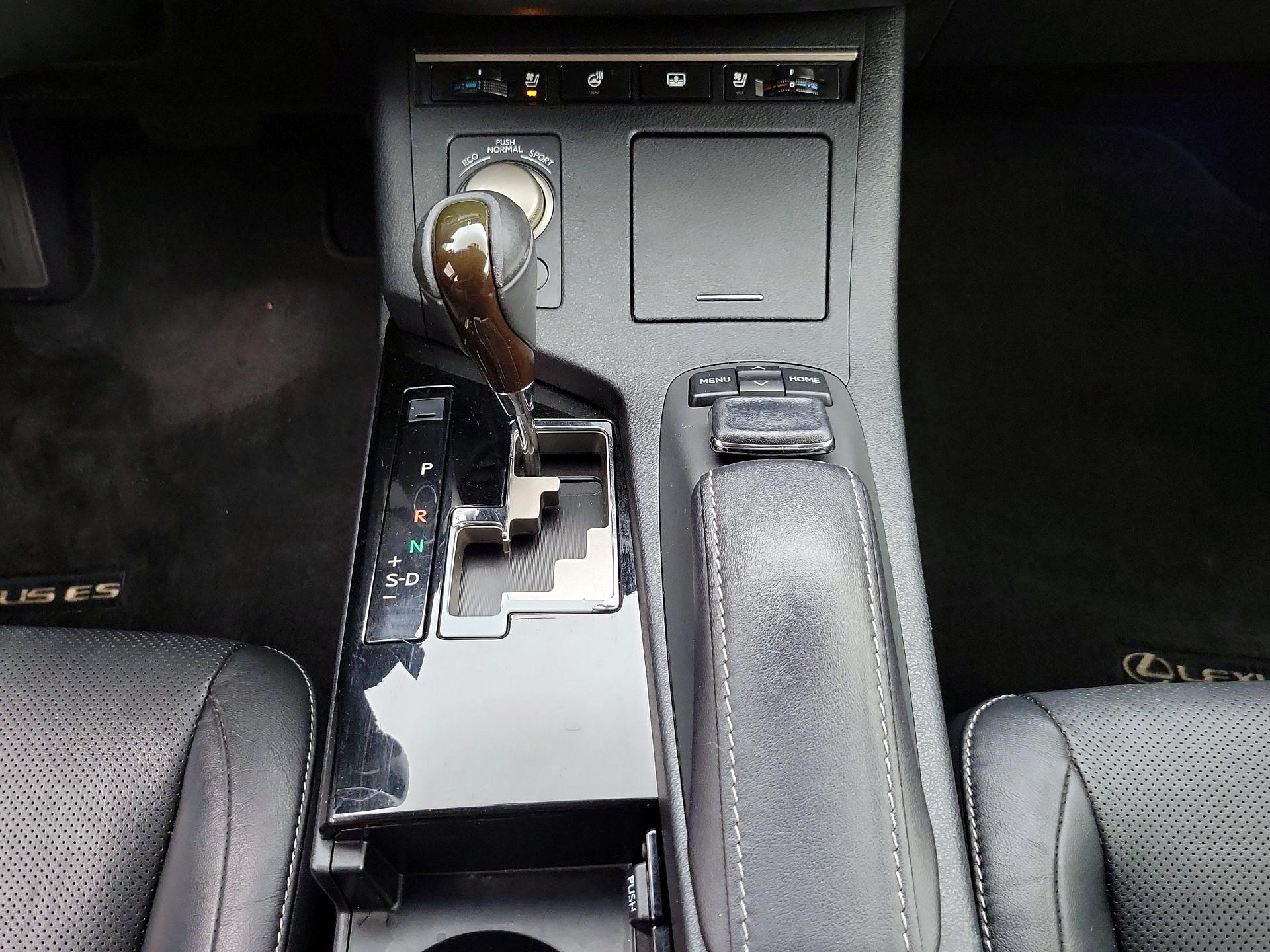 Thumbnail: 2015 Lexus ES - 18