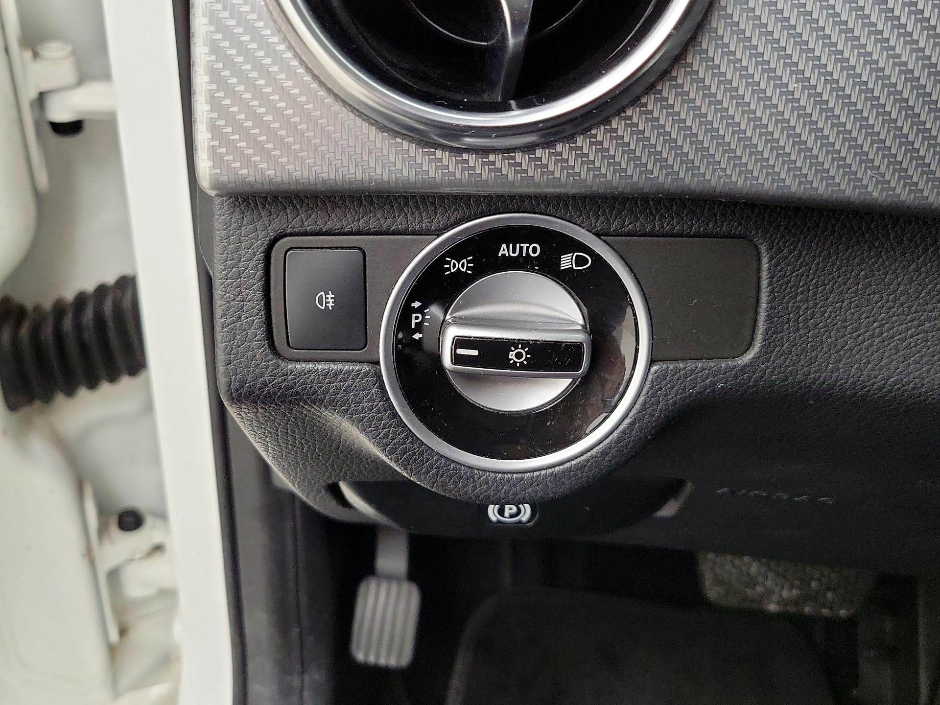 Thumbnail: 2014 Mercedes-Benz GLK - 13