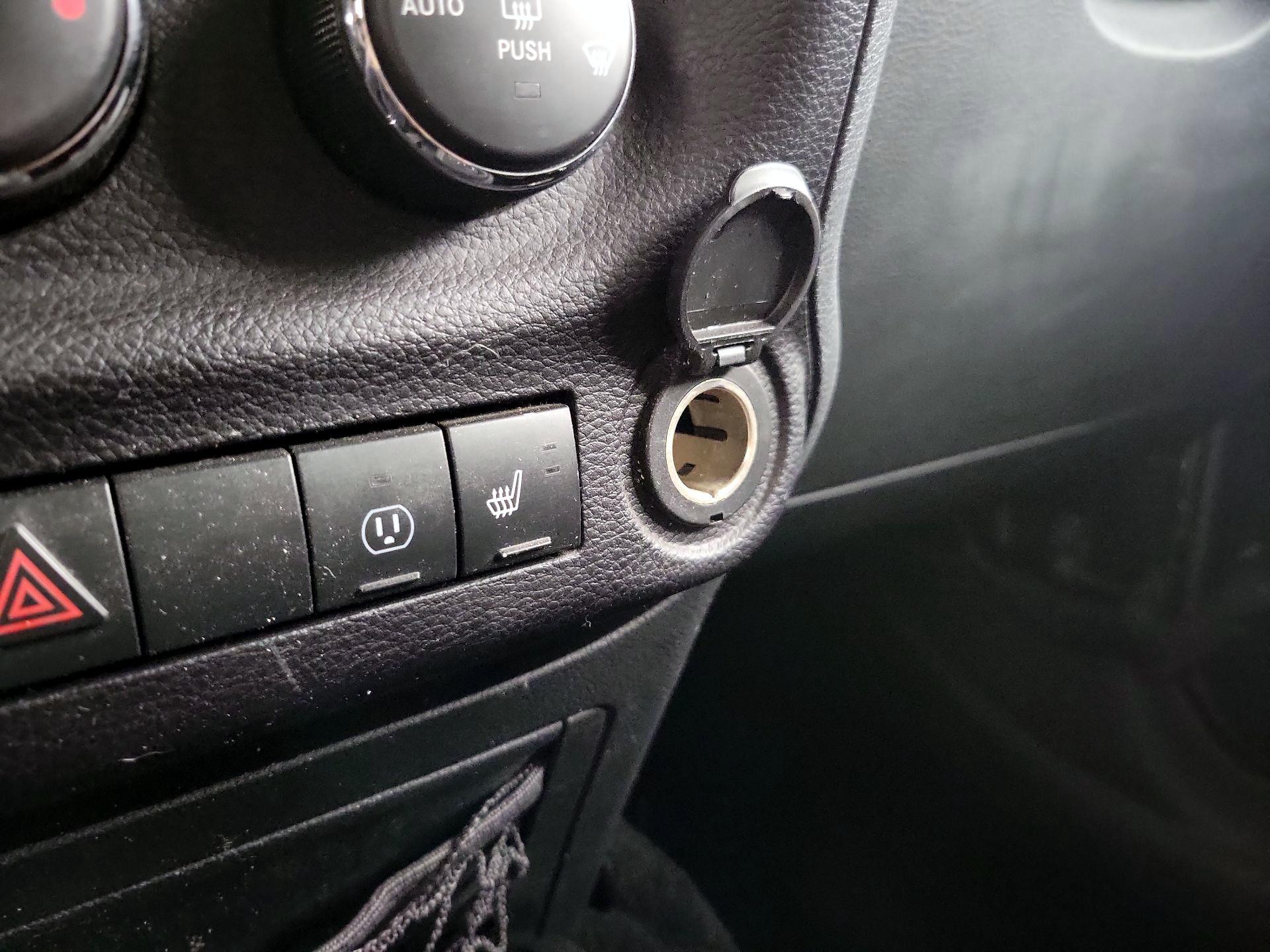Thumbnail: 2015 Jeep Wrangler - 17