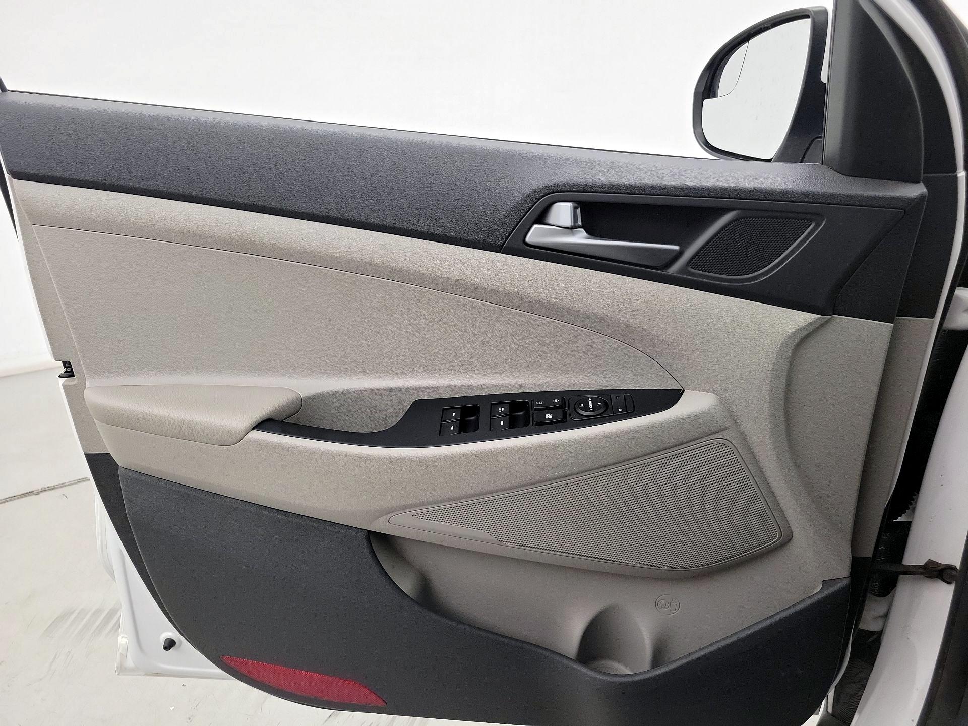 Thumbnail: 2017 Hyundai Tucson - 12