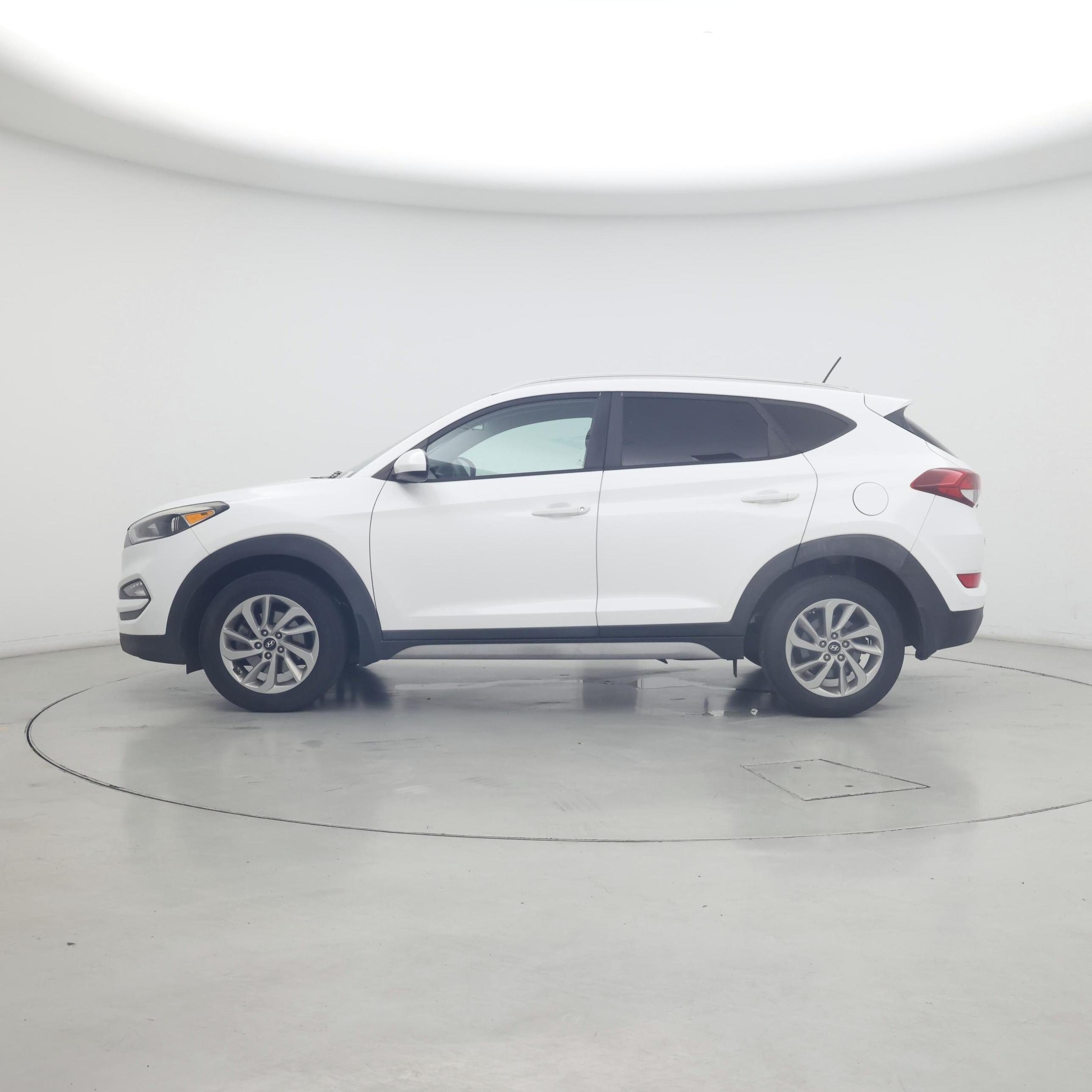 Thumbnail: 2017 Hyundai Tucson - 3