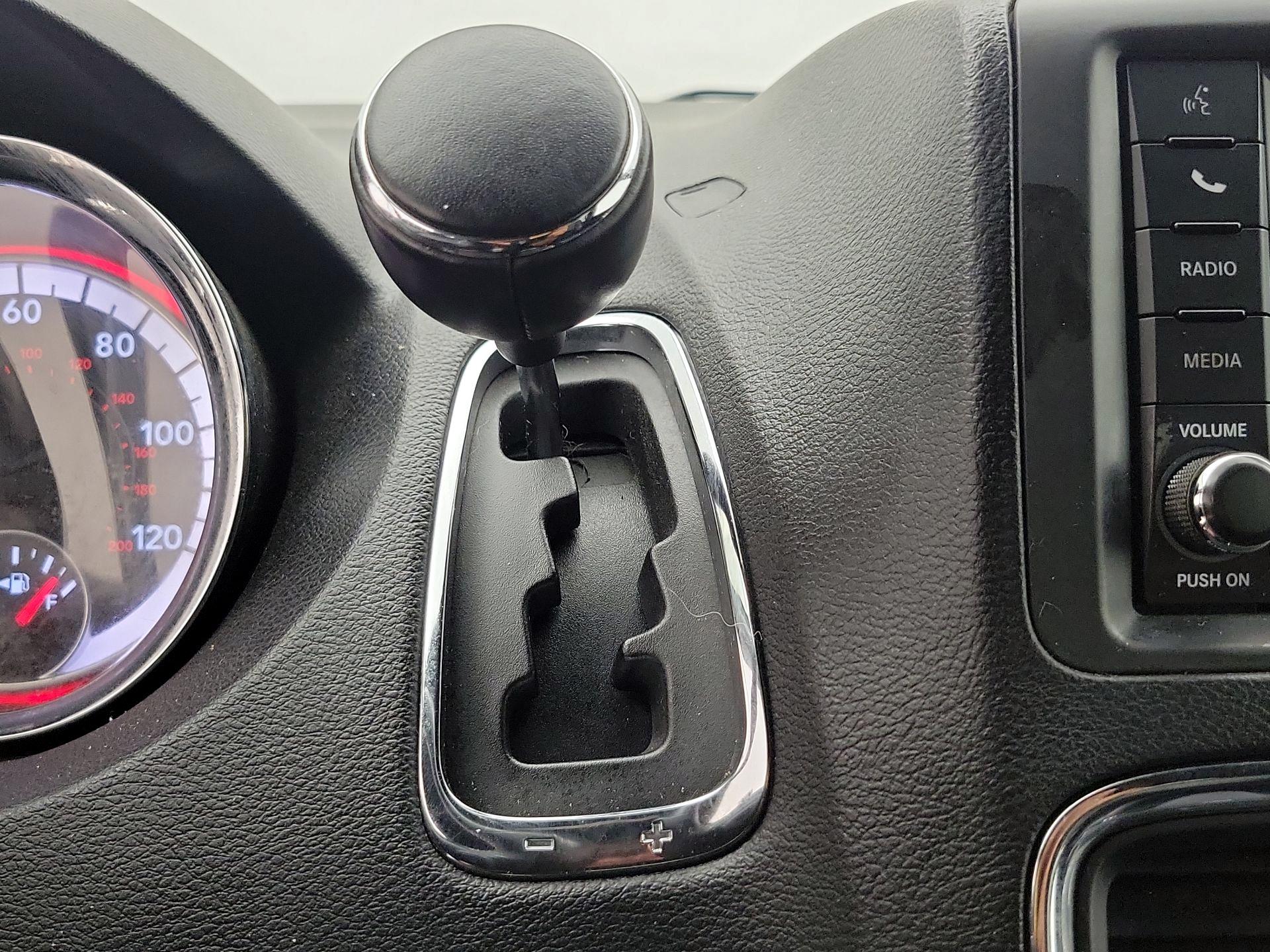 Thumbnail: 2017 Dodge Grand Caravan - 17