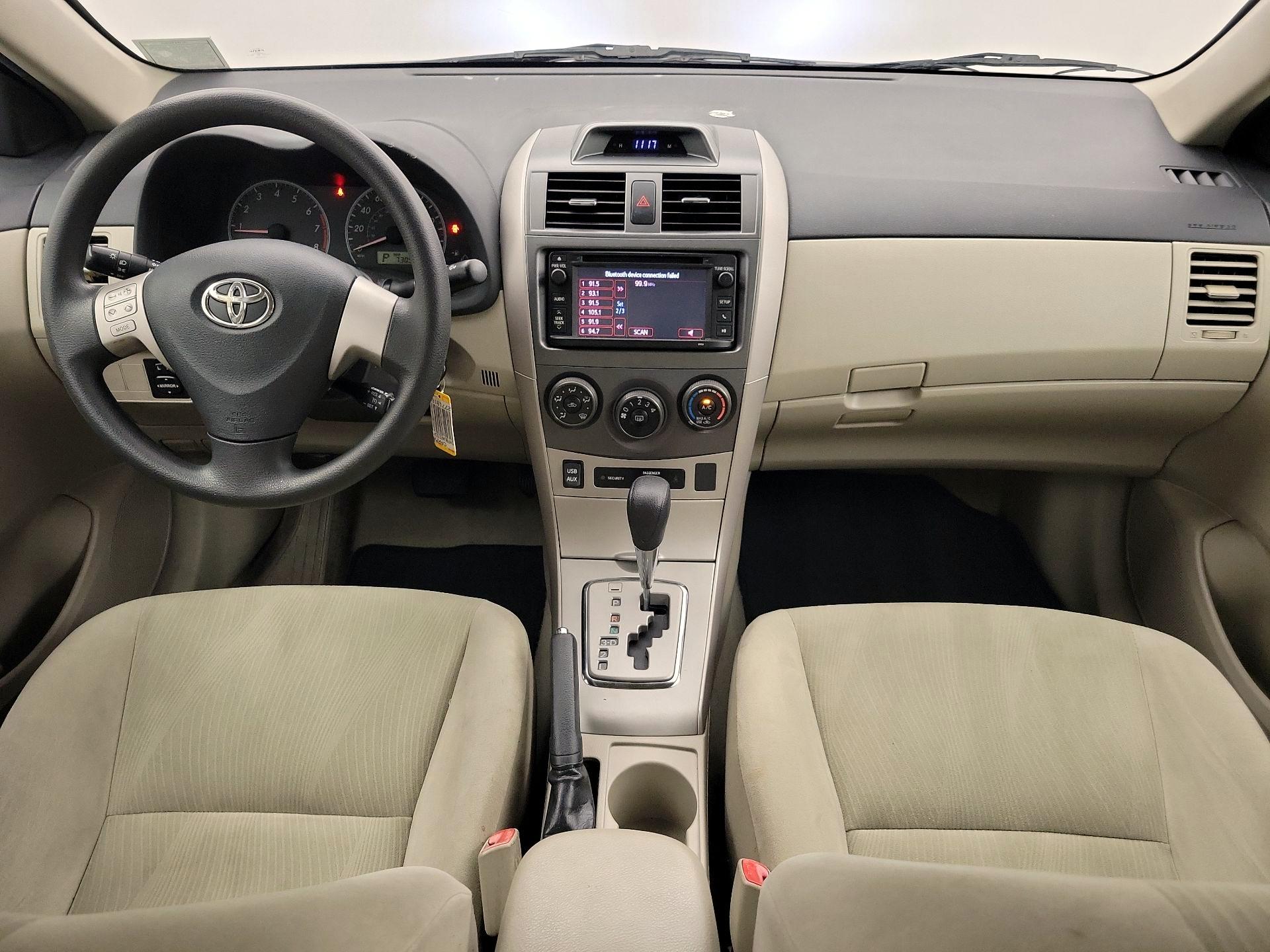 Thumbnail: 2013 Toyota Corolla - 9