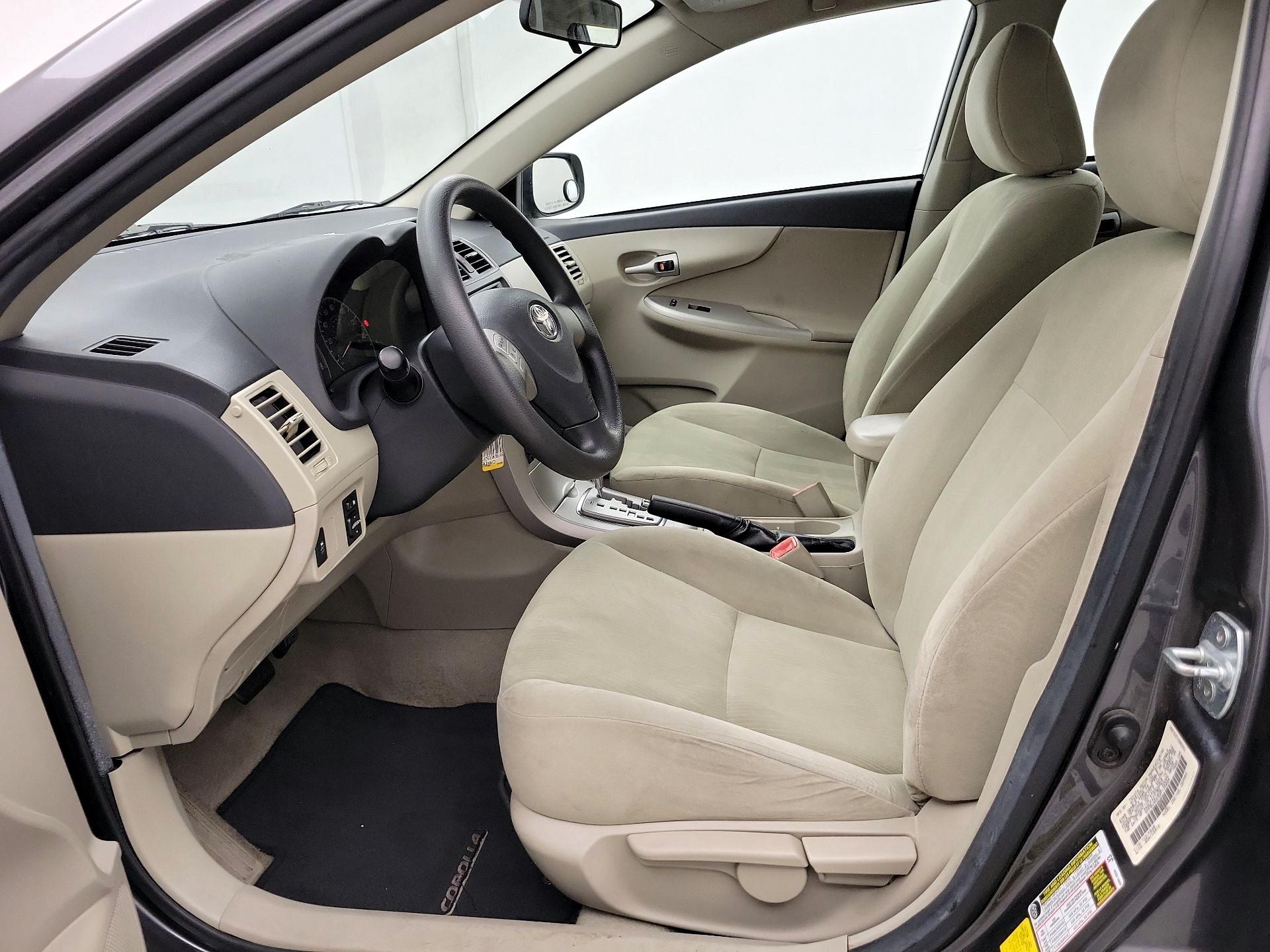 Thumbnail: 2013 Toyota Corolla - 11
