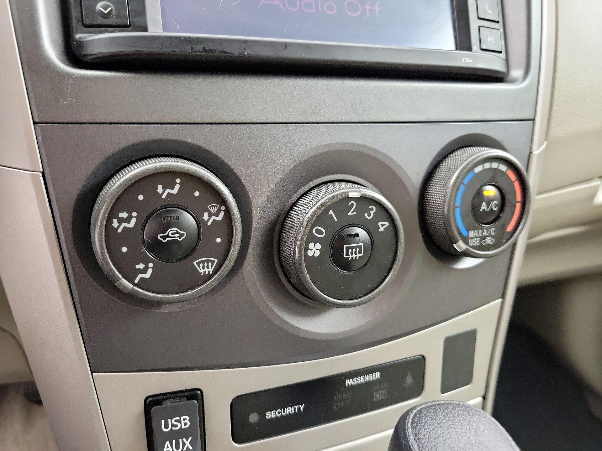 Thumbnail: 2013 Toyota Corolla - 15