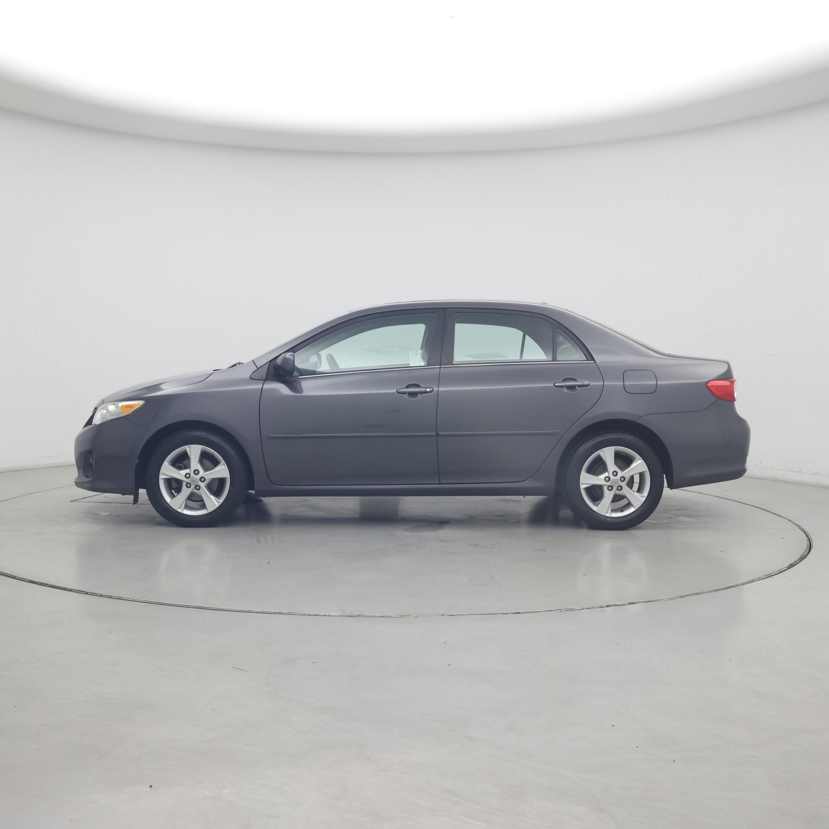Thumbnail: 2013 Toyota Corolla - 3