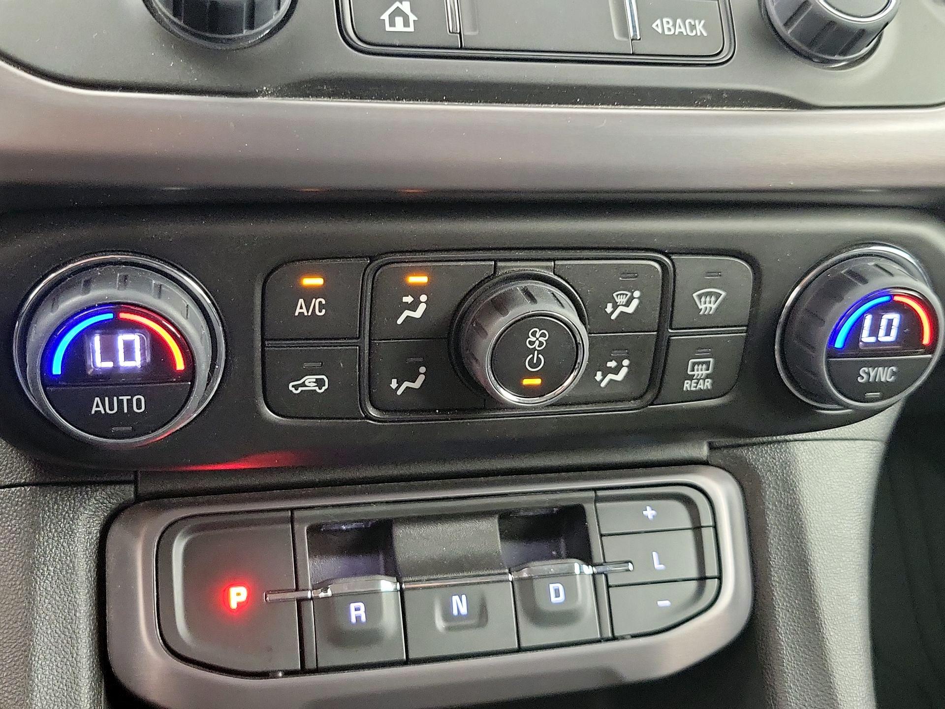Thumbnail: 2023 GMC Acadia - 17