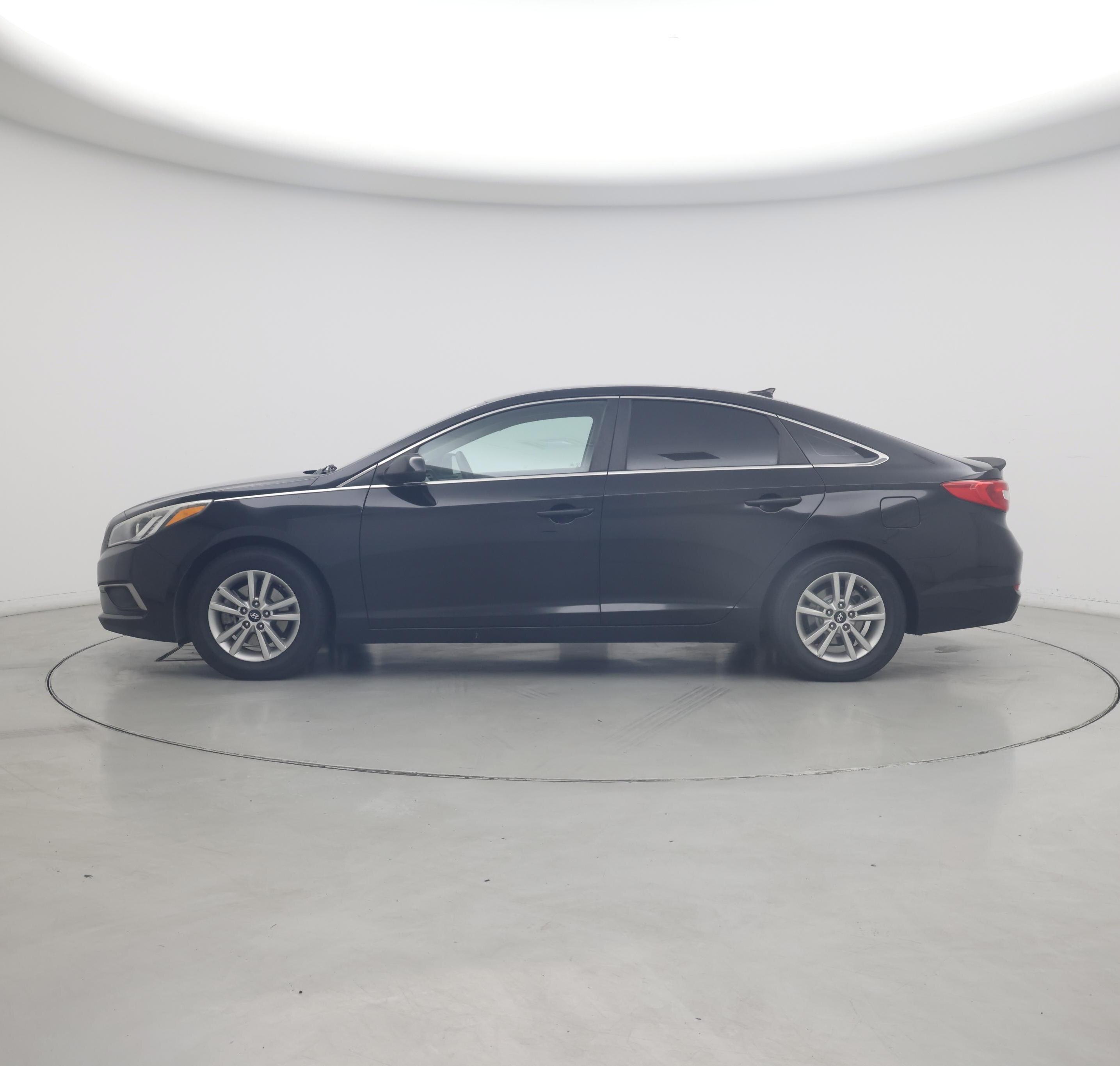 Thumbnail: 2017 Hyundai Sonata - 3