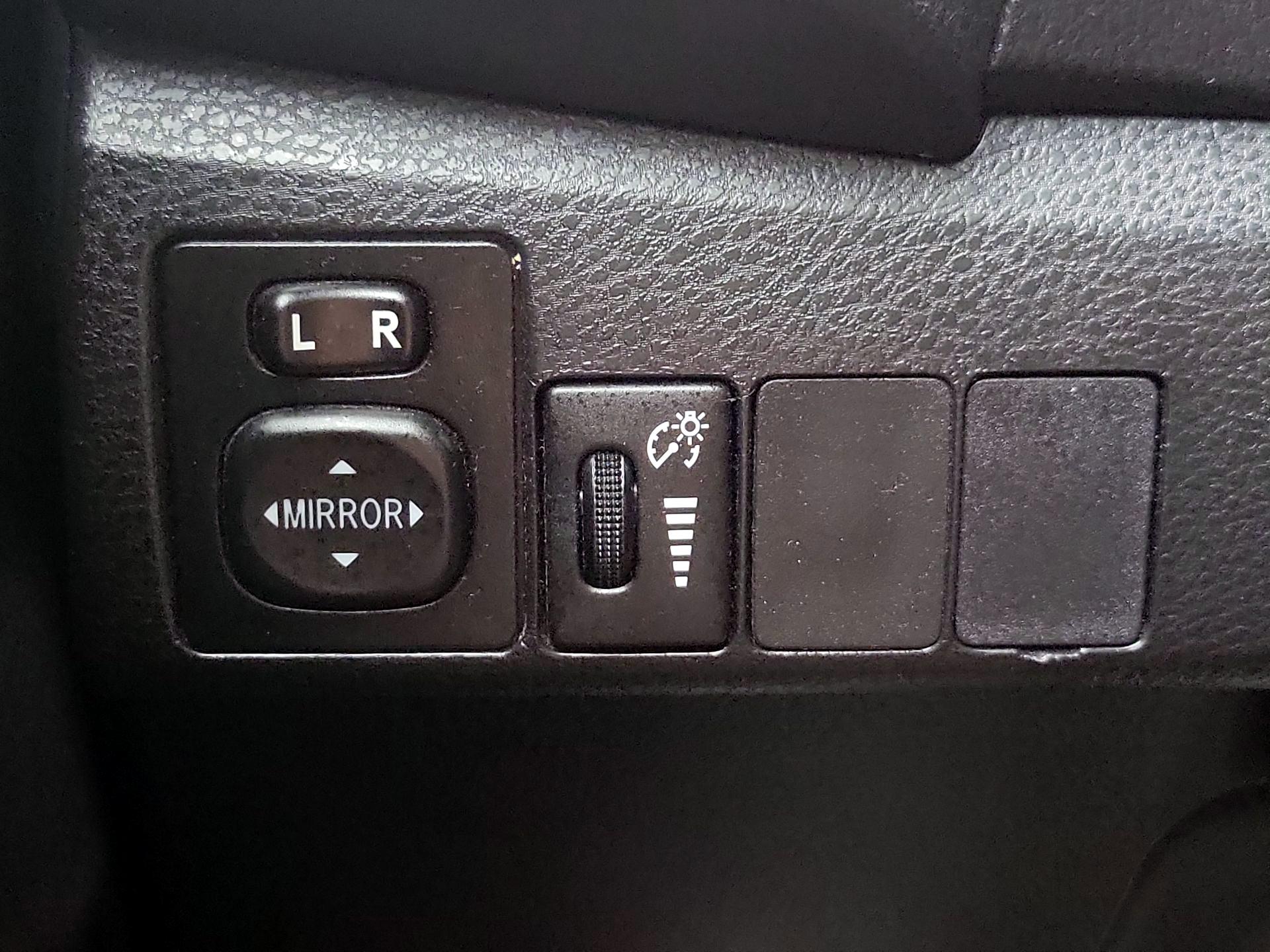 Thumbnail: 2014 Toyota Corolla - 13