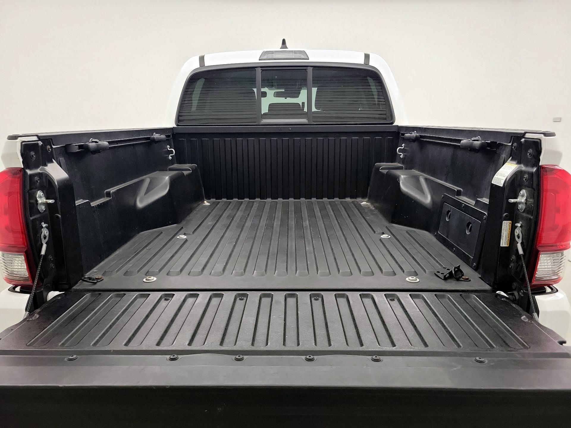 Thumbnail: 2022 Toyota Tacoma - 20