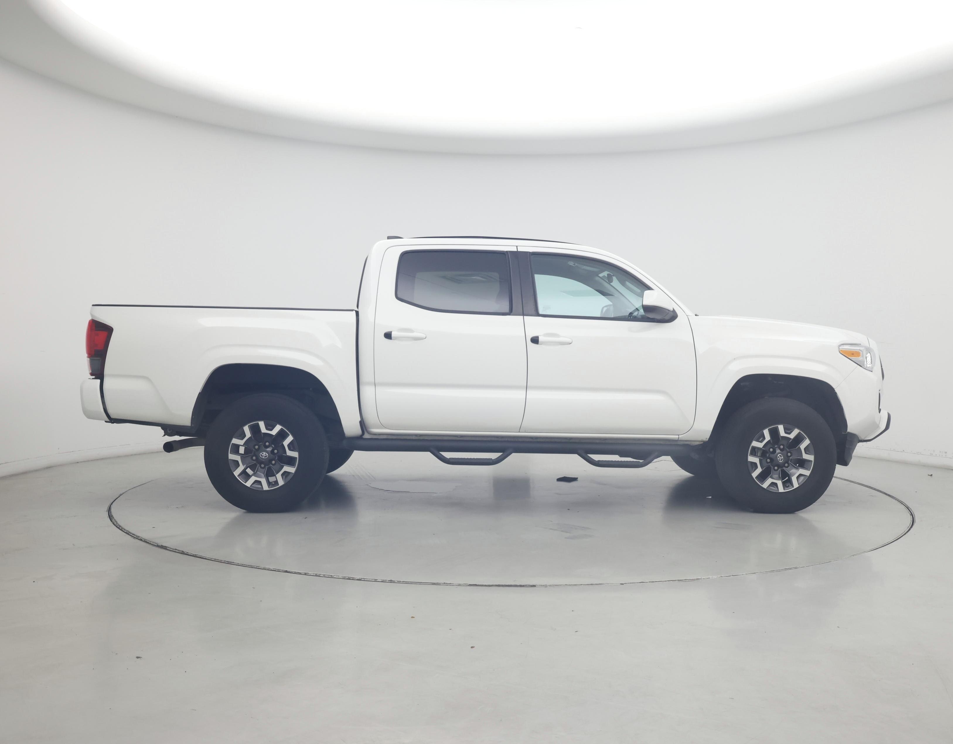 Thumbnail: 2022 Toyota Tacoma - 7