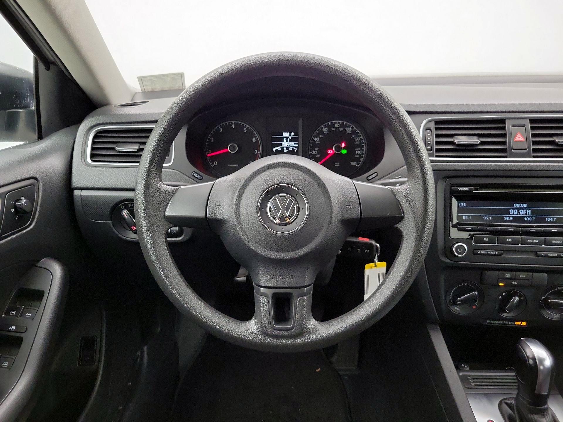 Thumbnail: 2014 Volkswagen Jetta - 10