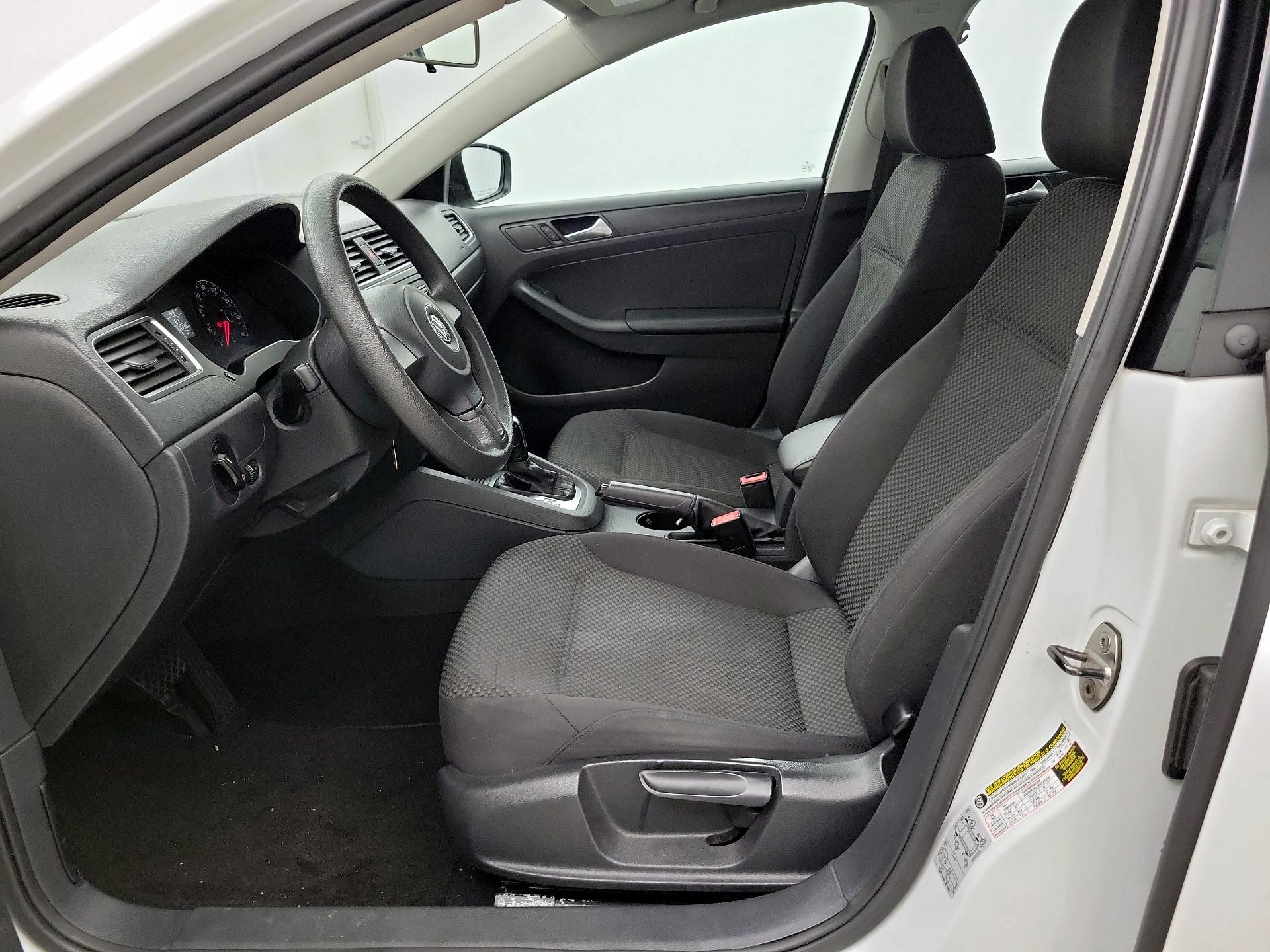 Thumbnail: 2014 Volkswagen Jetta - 11