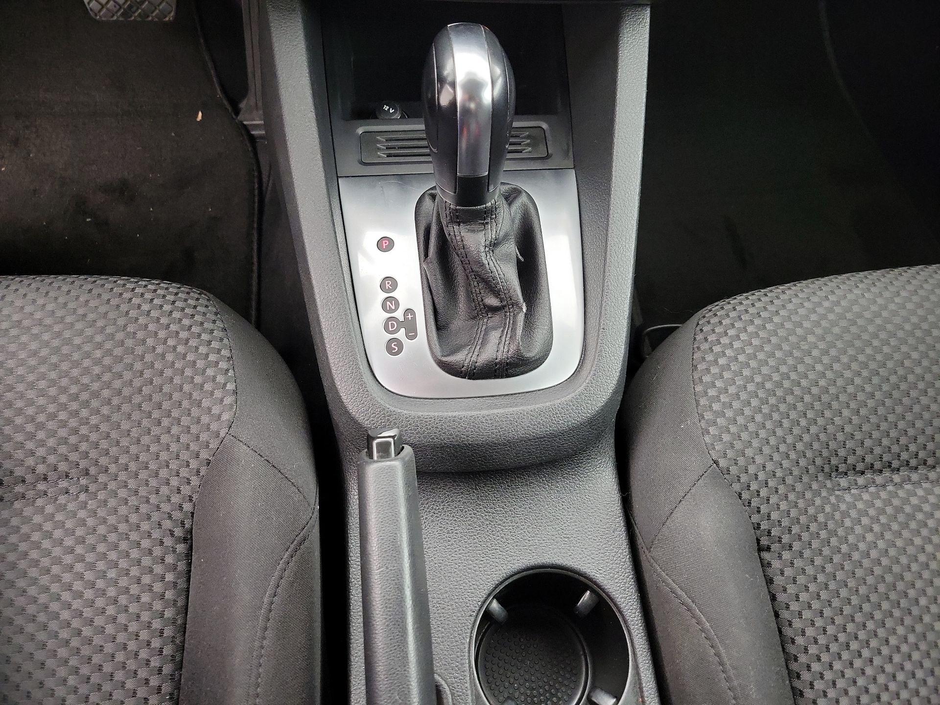 Thumbnail: 2014 Volkswagen Jetta - 16