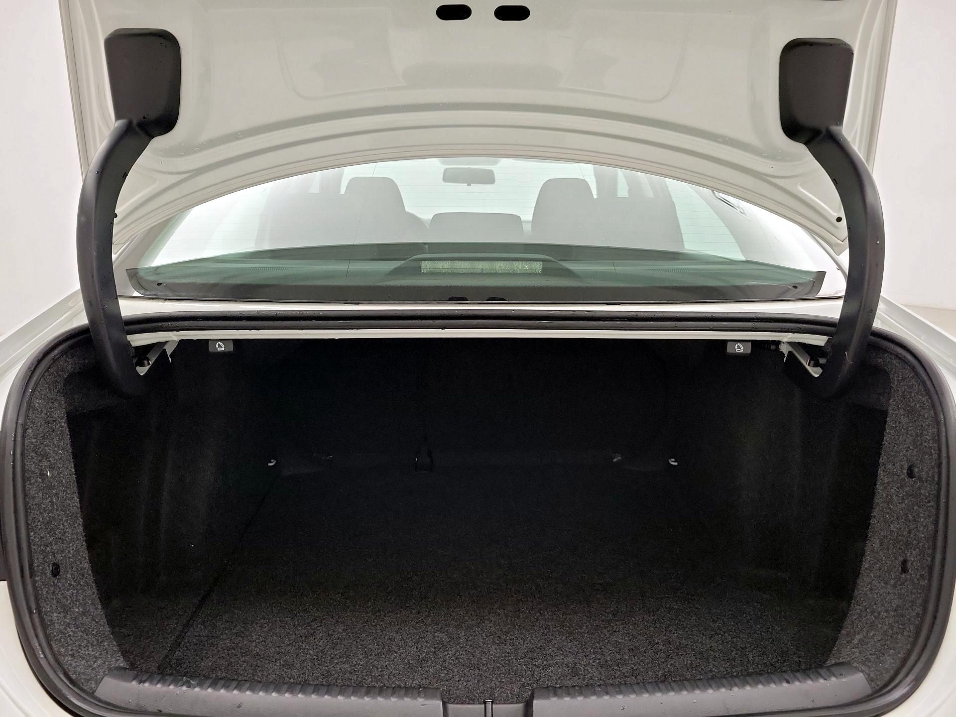 Thumbnail: 2014 Volkswagen Jetta - 19