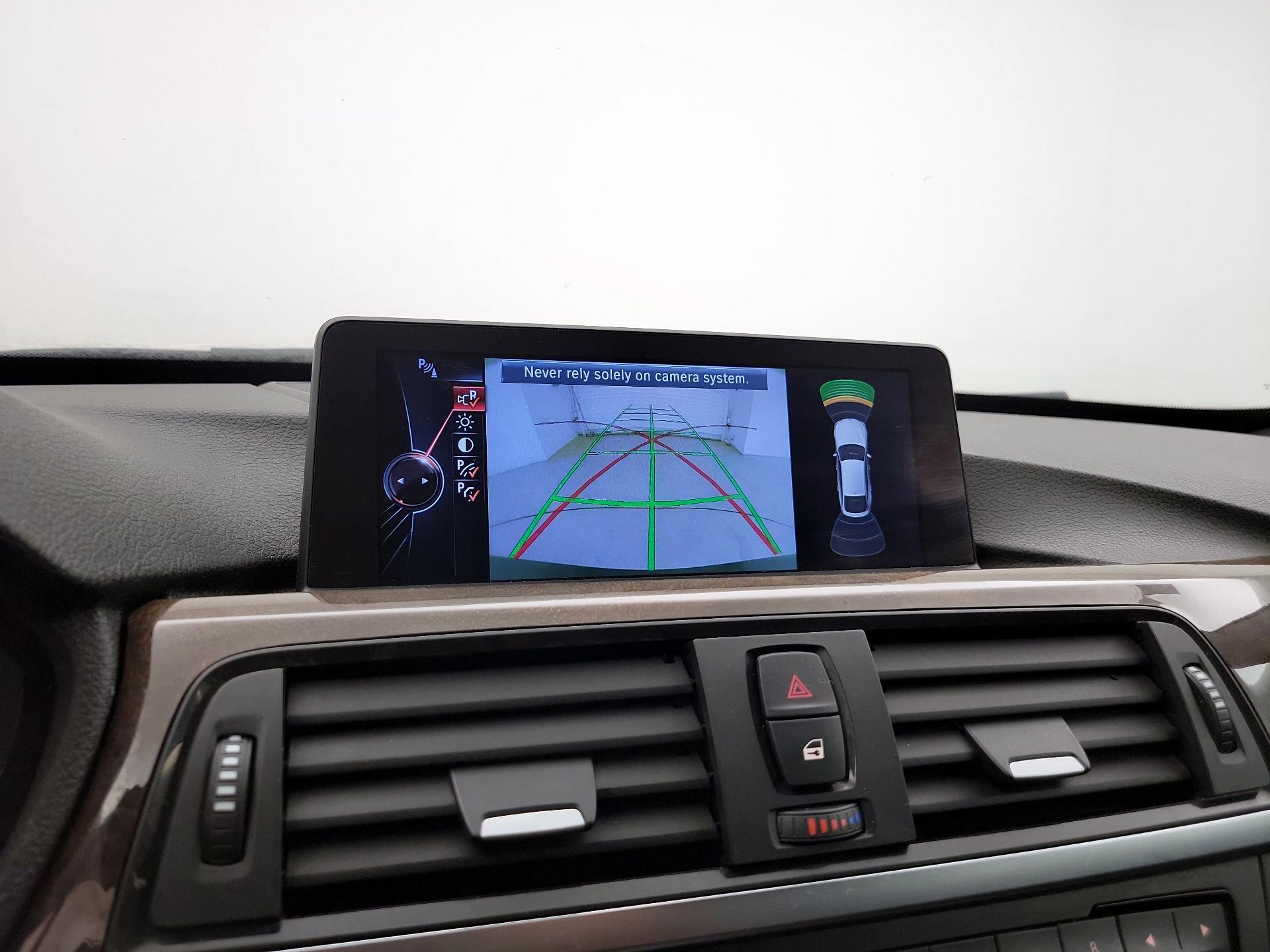 Thumbnail: 2015 BMW 3 Series - 15