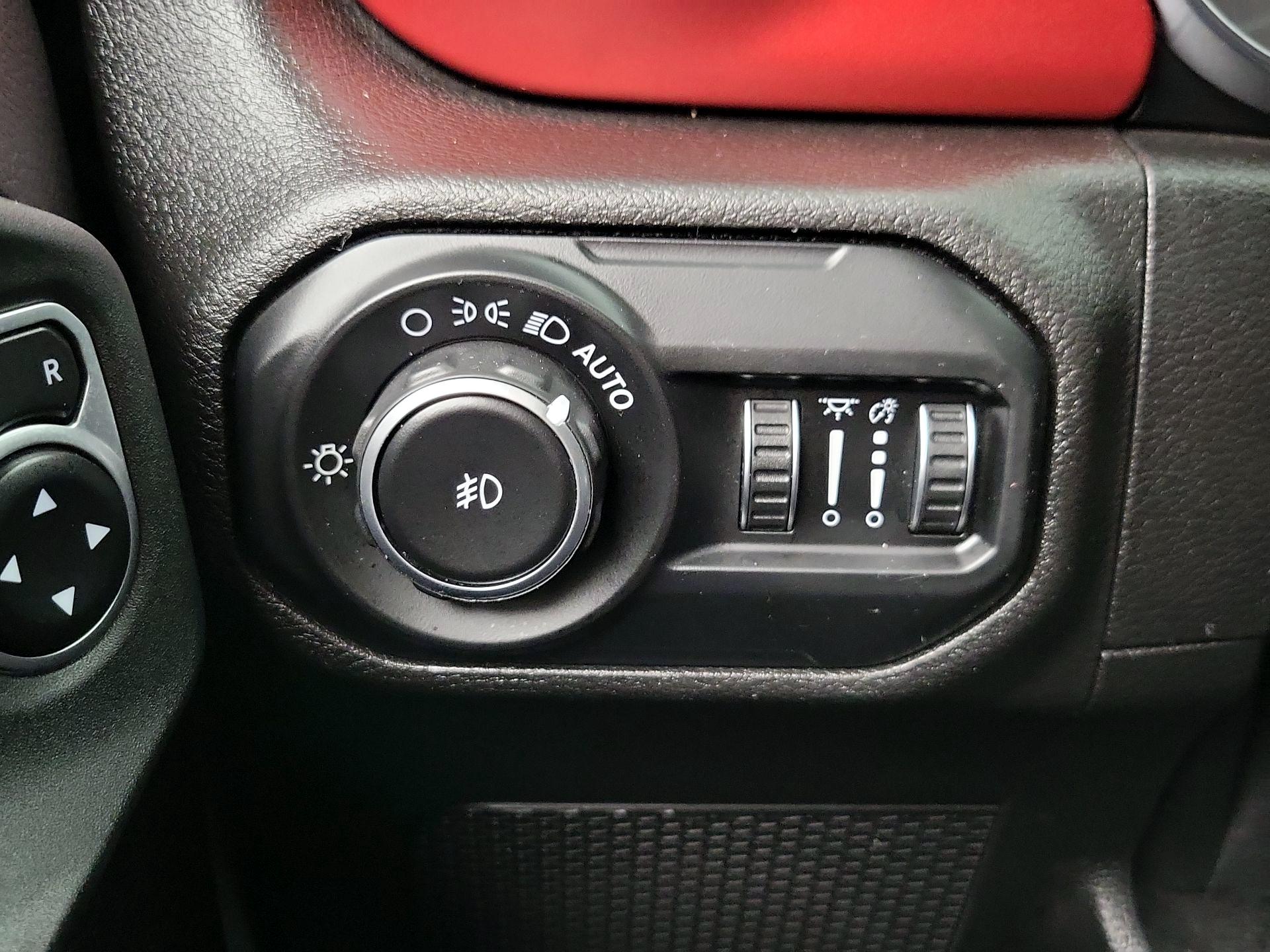 Thumbnail: 2019 Jeep Wrangler - 13