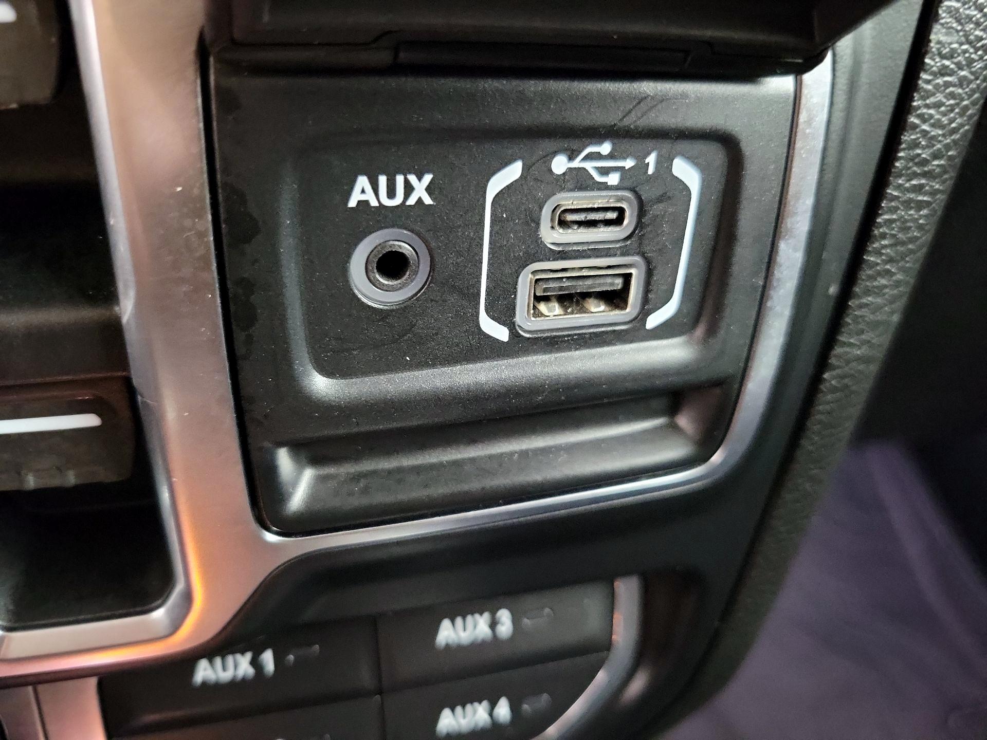Thumbnail: 2019 Jeep Wrangler - 19