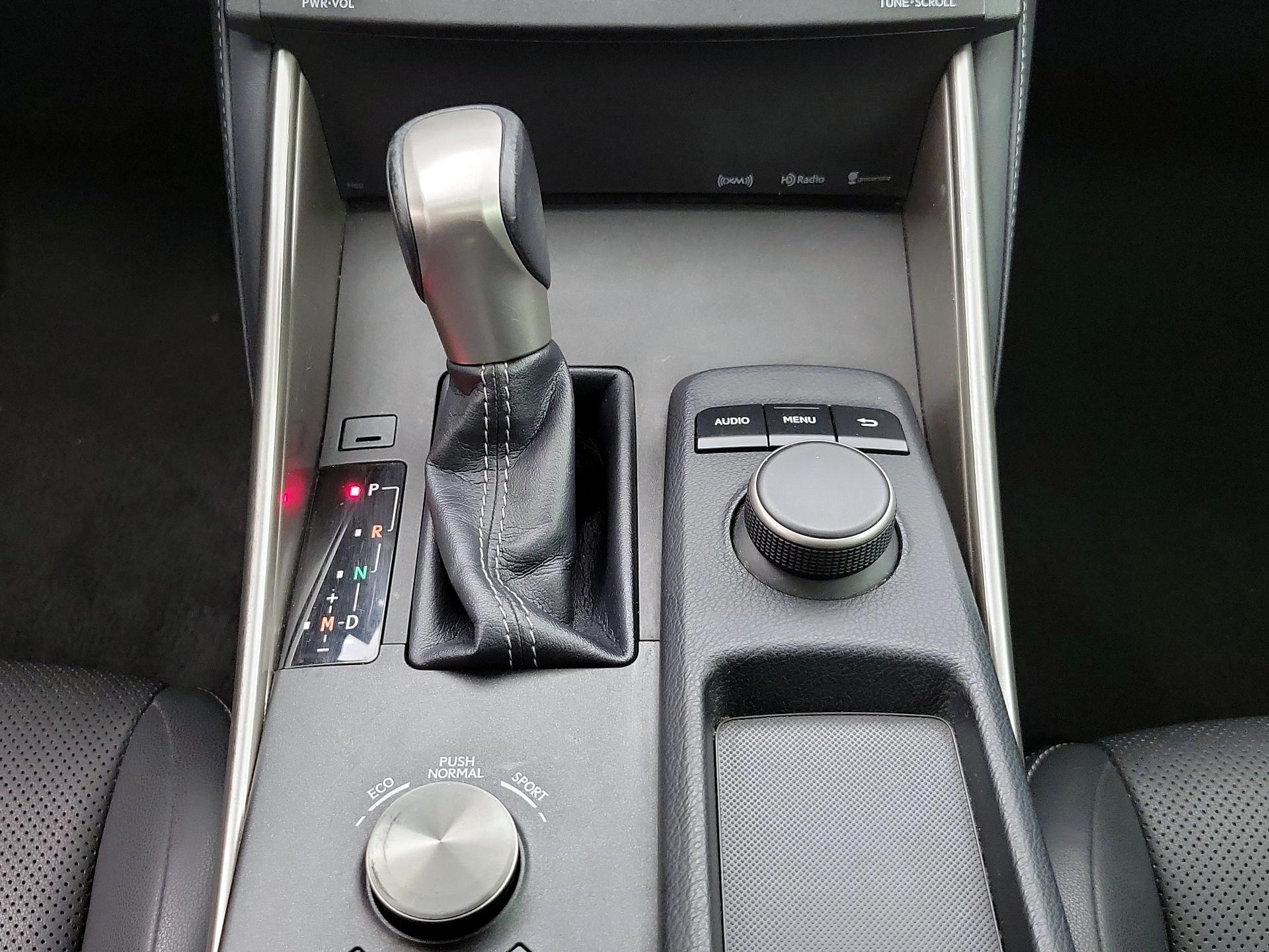Thumbnail: 2015 Lexus IS - 17