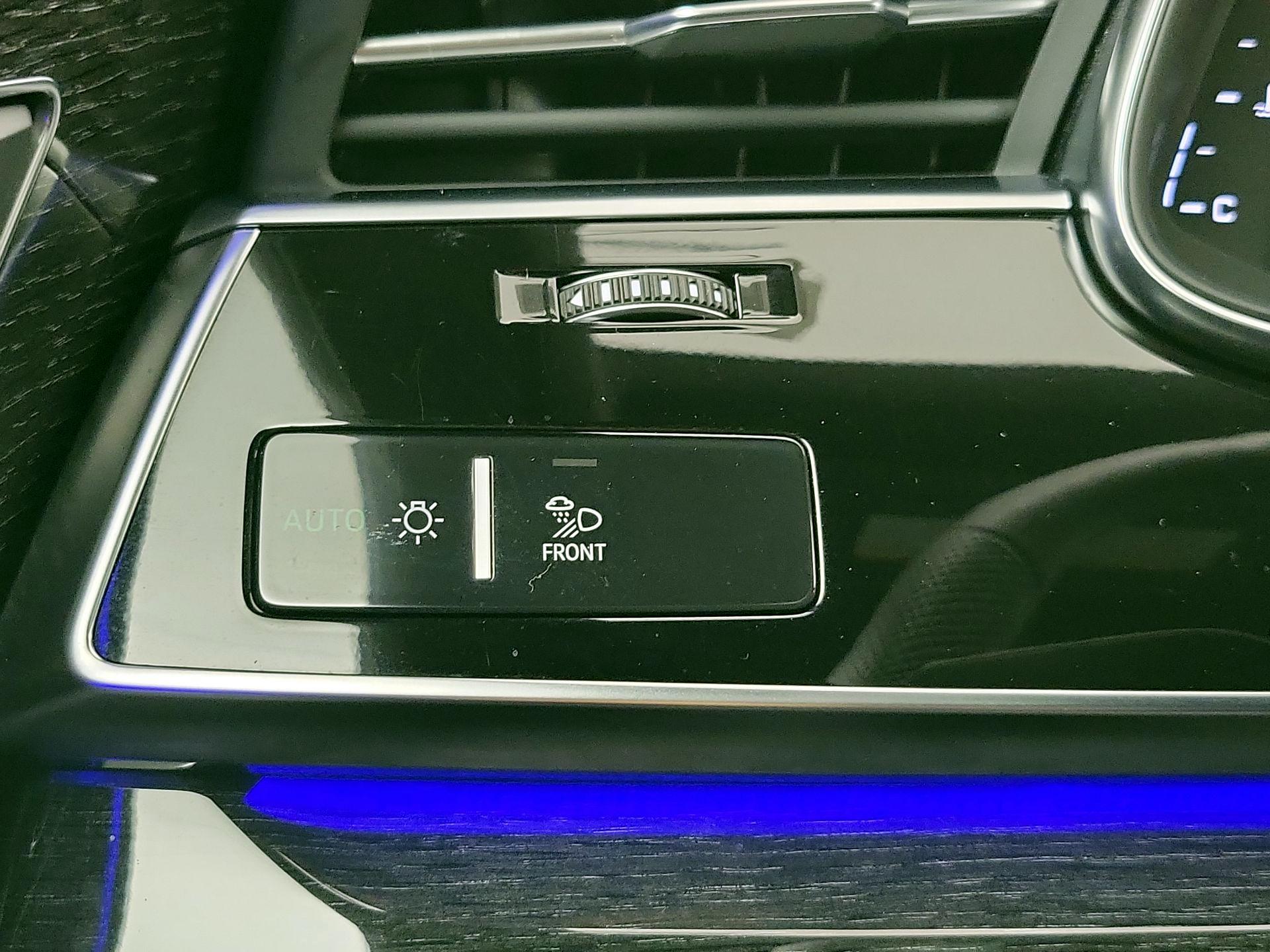 Thumbnail: 2021 Audi SQ8 - 13