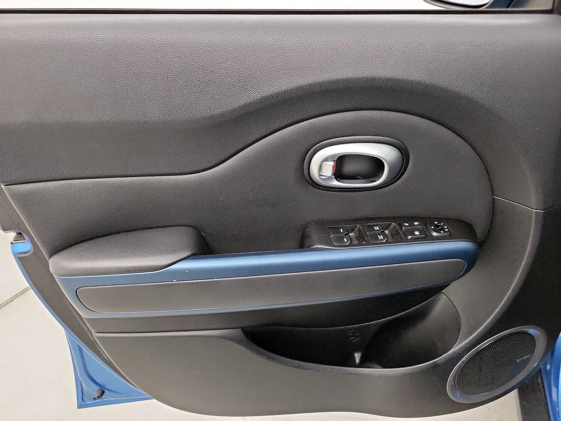 Thumbnail: 2015 Kia Soul - 12