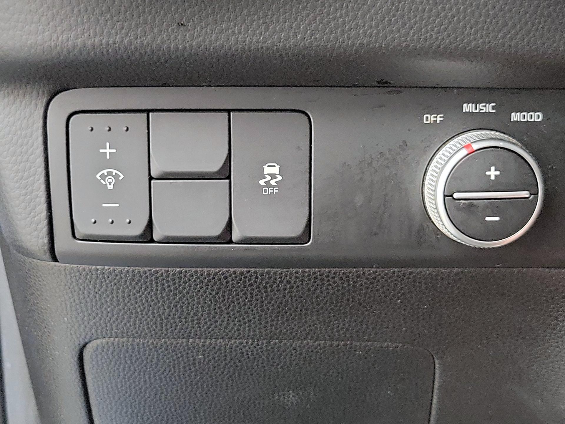 Thumbnail: 2015 Kia Soul - 13