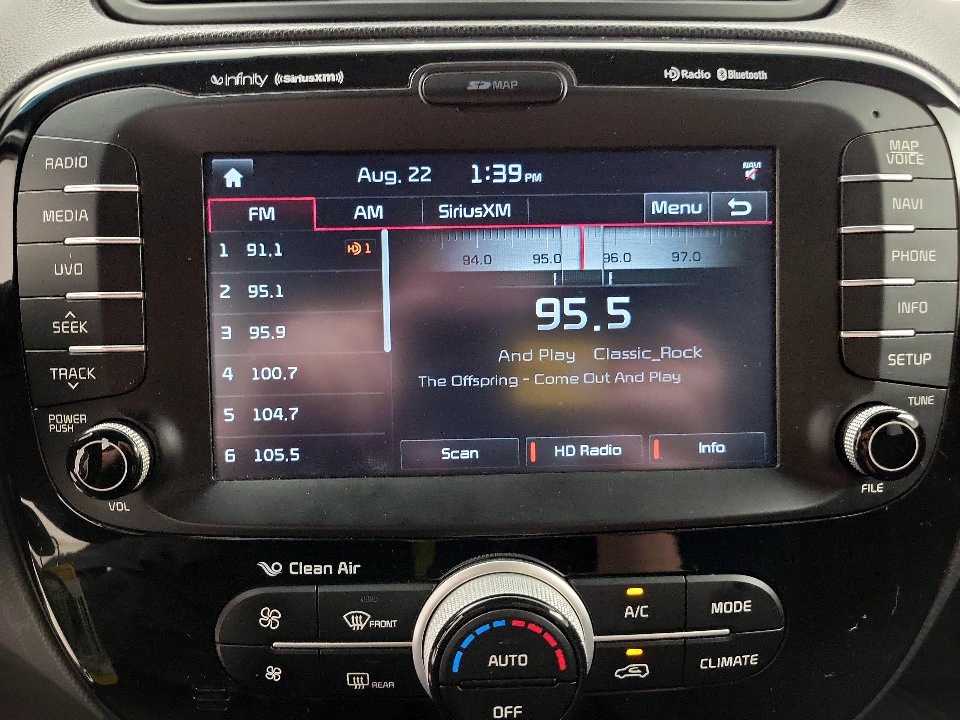 Thumbnail: 2015 Kia Soul - 16