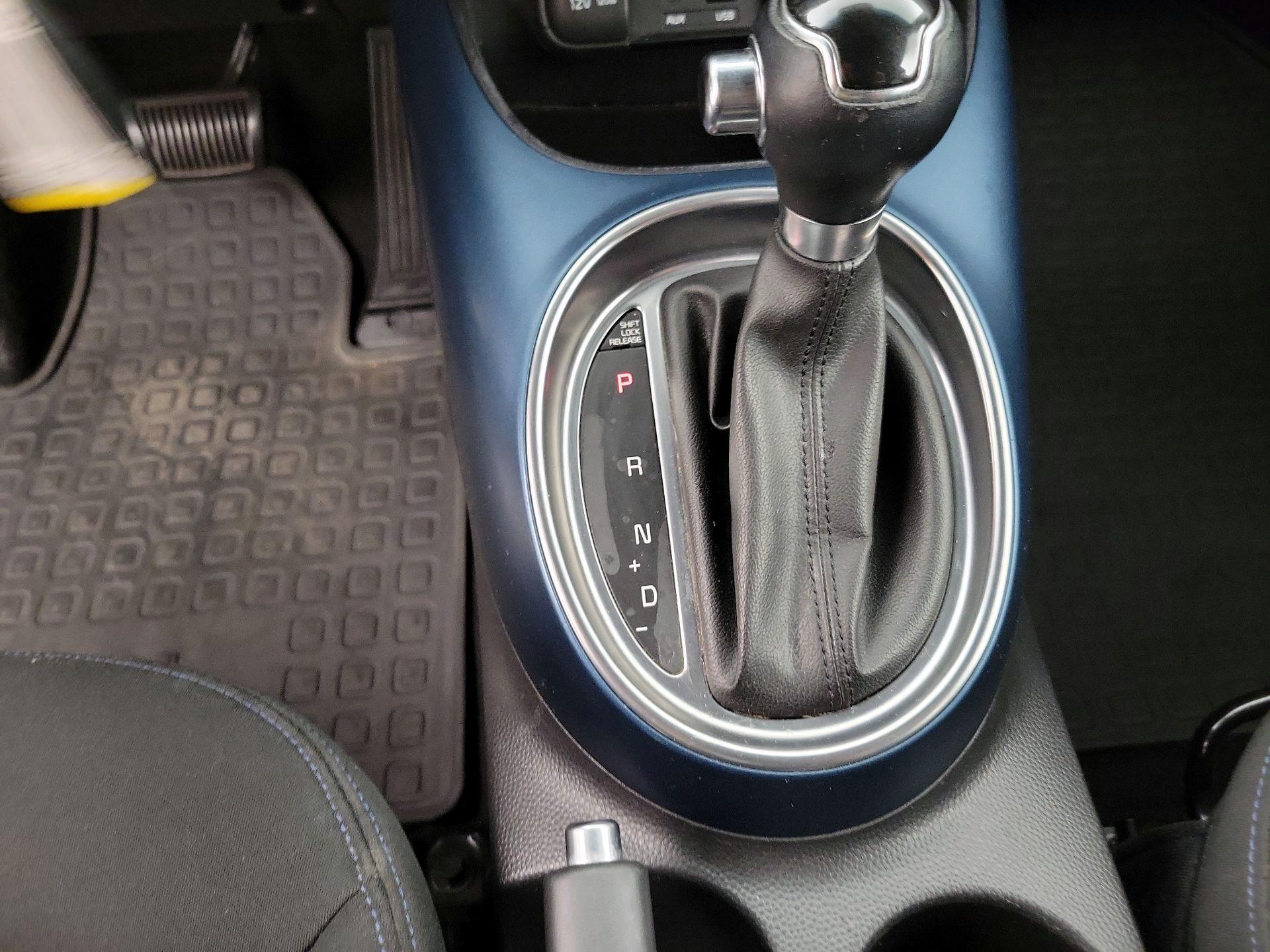 Thumbnail: 2015 Kia Soul - 18