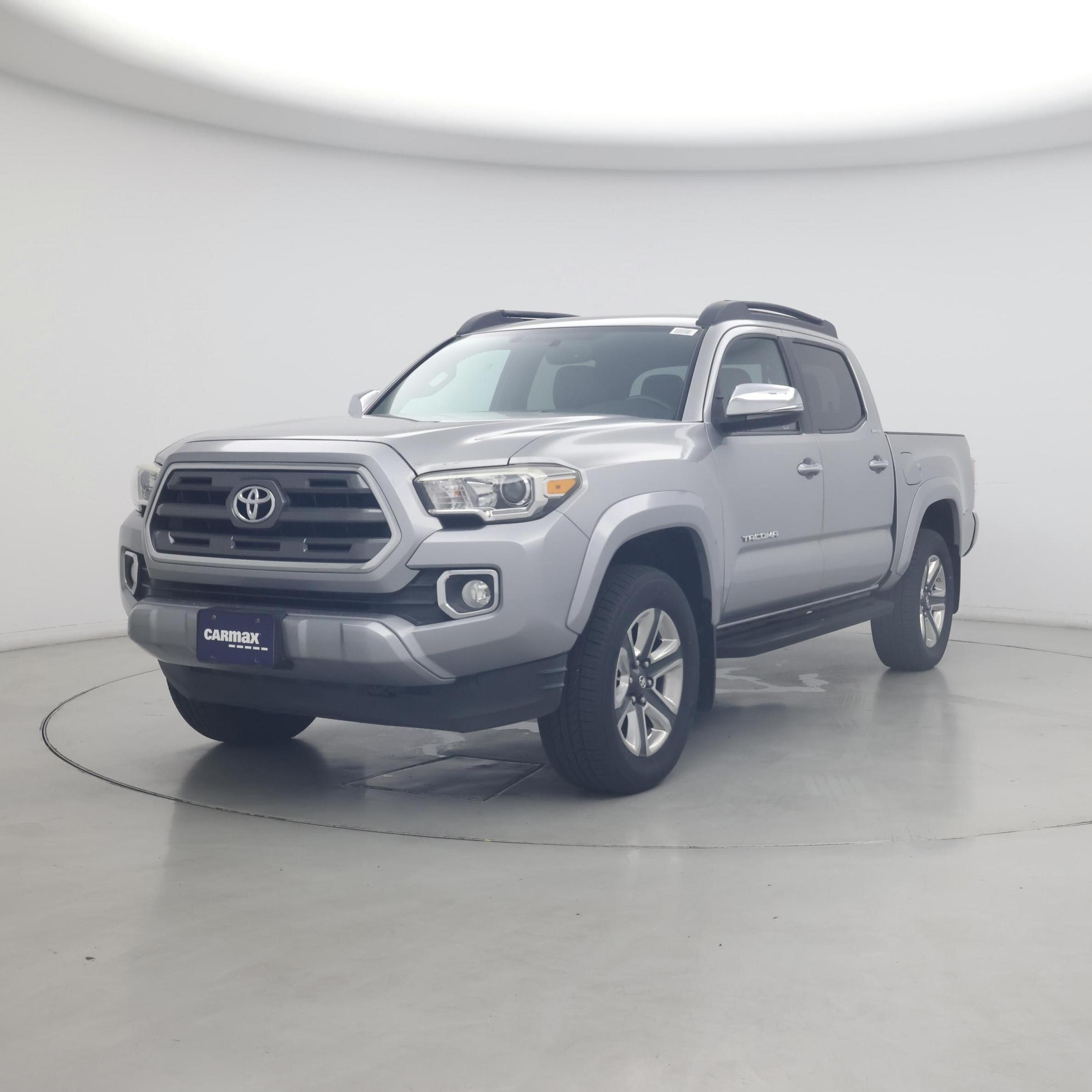 Thumbnail: 2016 Toyota Tacoma - 4