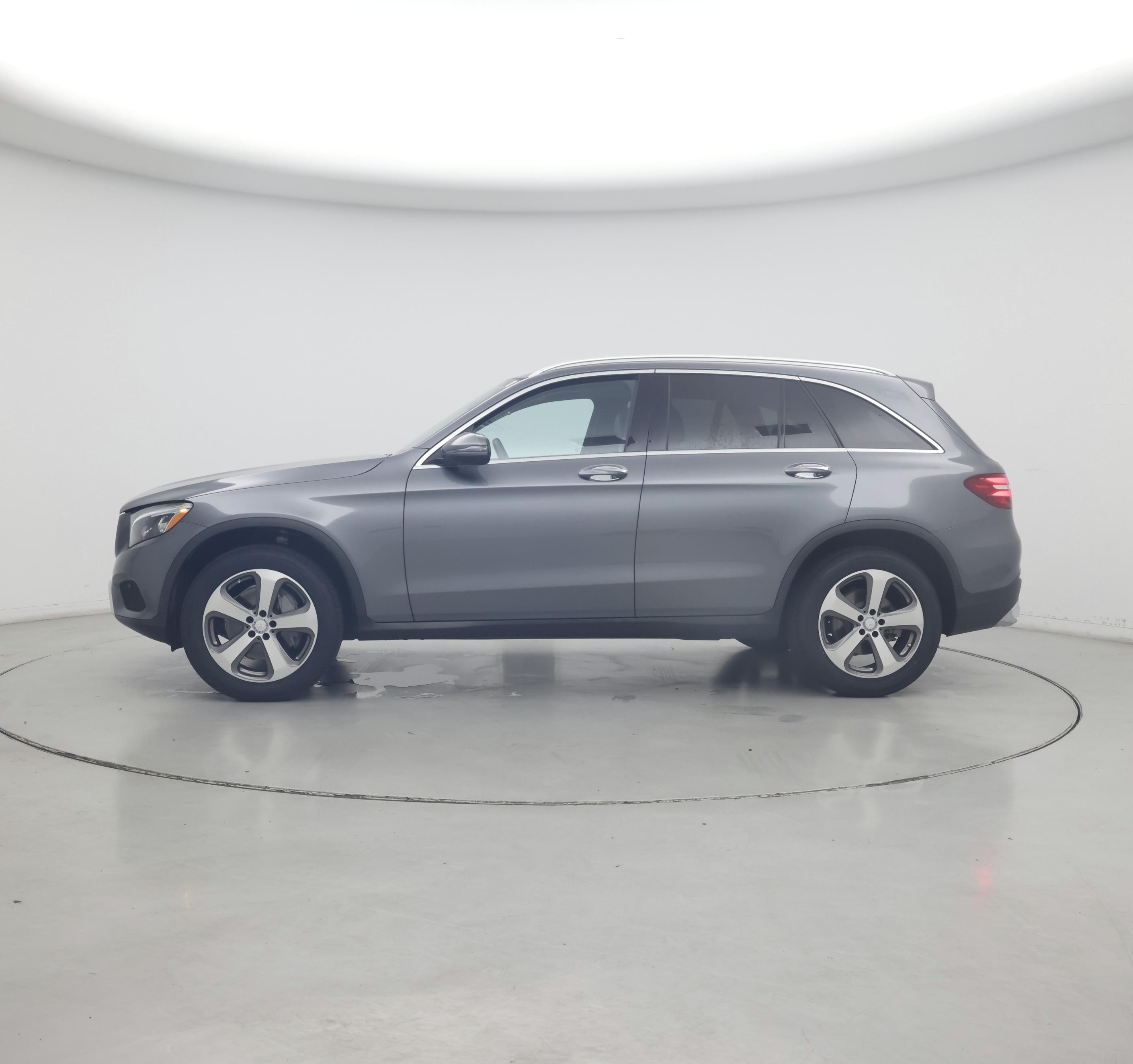 Thumbnail: 2017 Mercedes-Benz GLC - 3