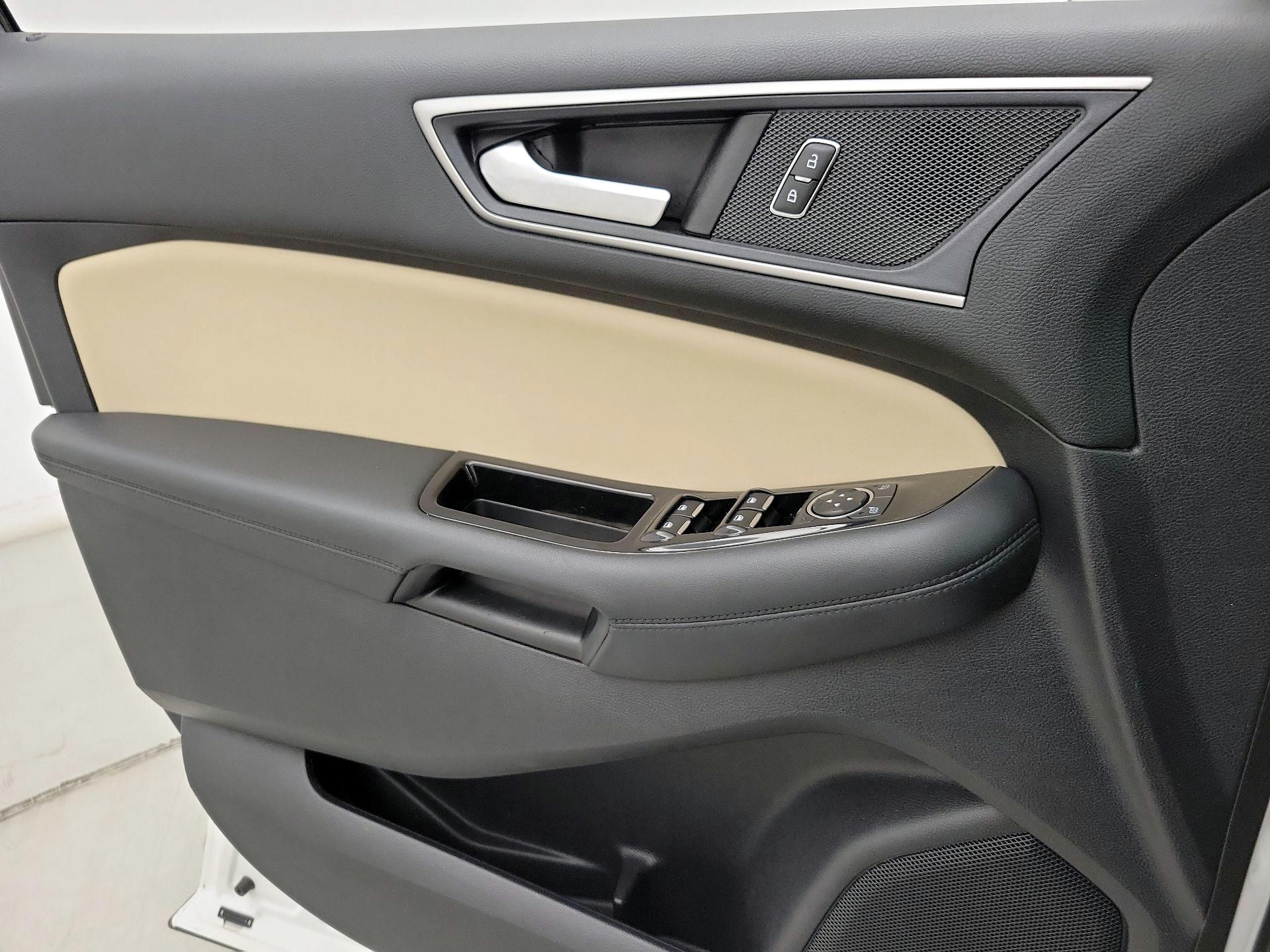 Thumbnail: 2020 Ford Edge - 12