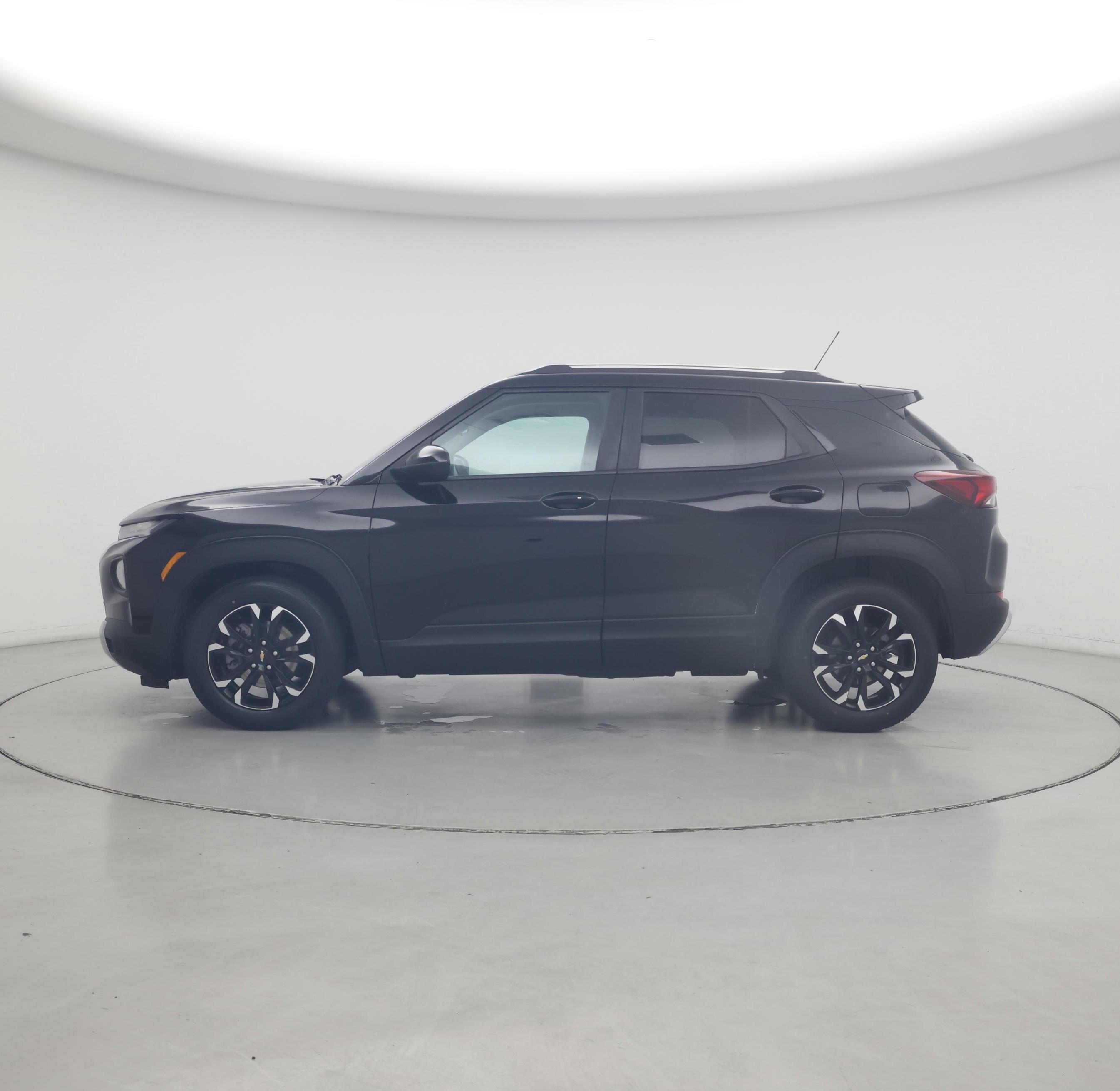Thumbnail: 2022 Chevrolet TrailBlazer - 3