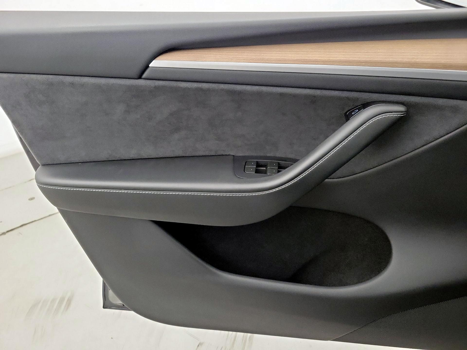 Thumbnail: 2024 Tesla Model Y - 12
