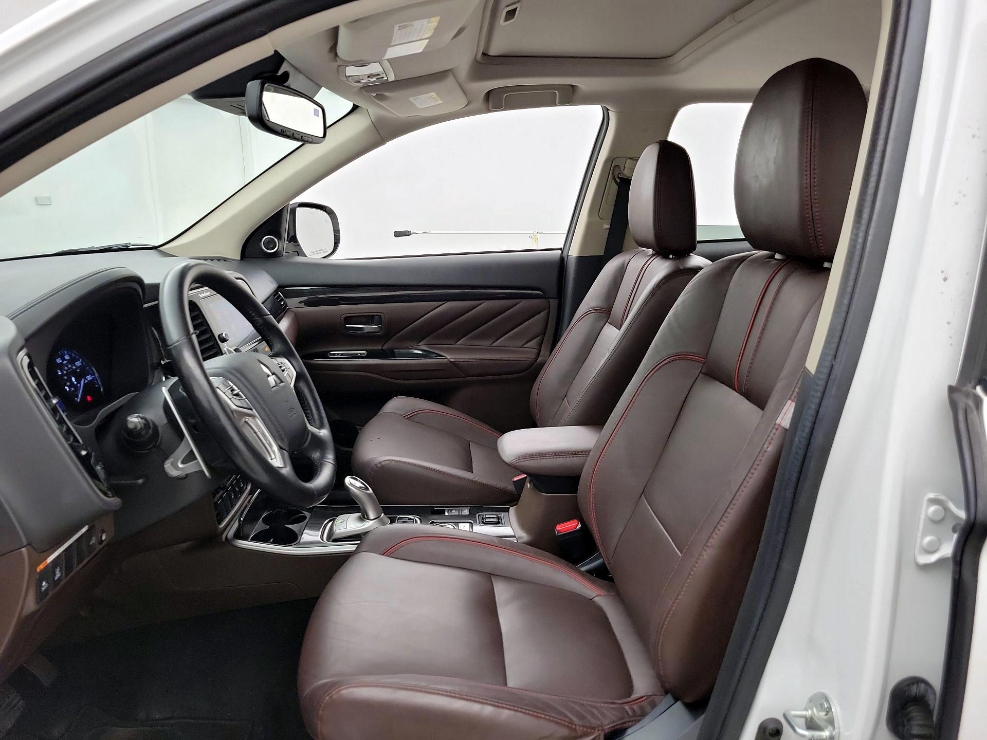 Thumbnail: 2018 Mitsubishi Outlander - 11