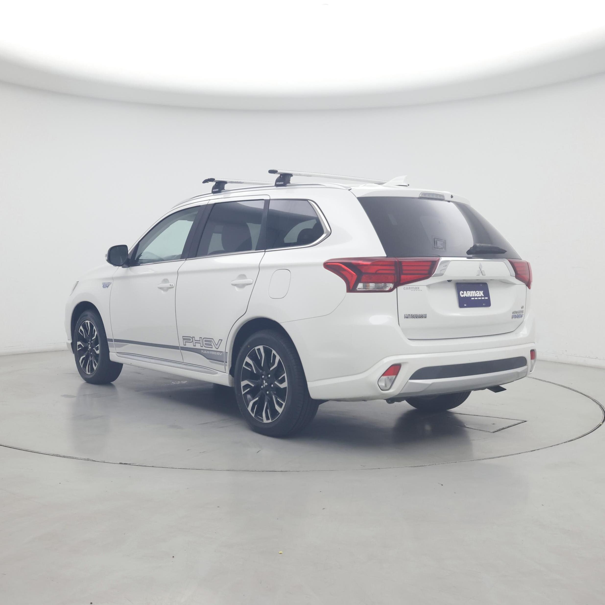 Thumbnail: 2018 Mitsubishi Outlander - 2