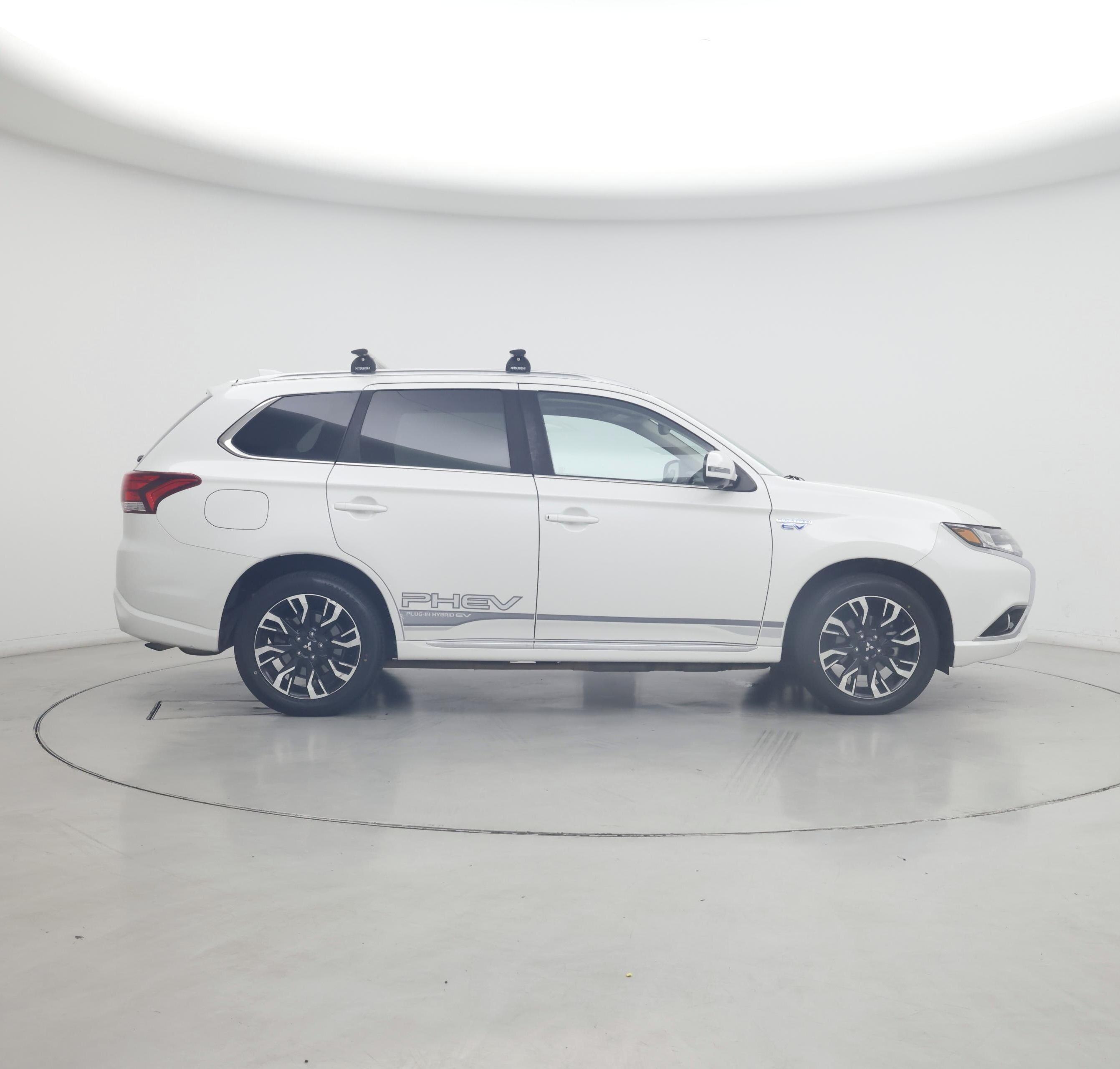 Thumbnail: 2018 Mitsubishi Outlander - 7