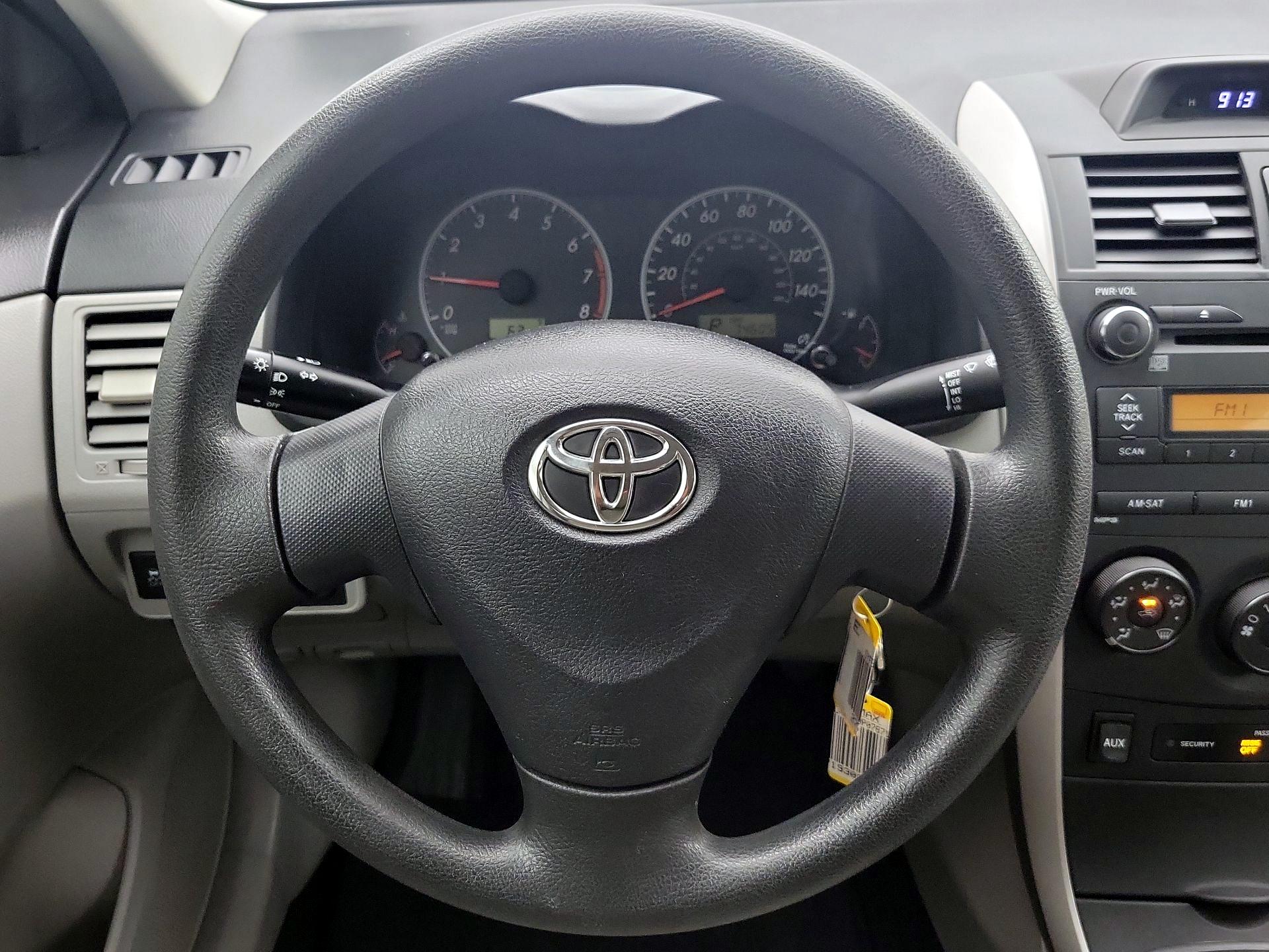 Thumbnail: 2013 Toyota Corolla - 10