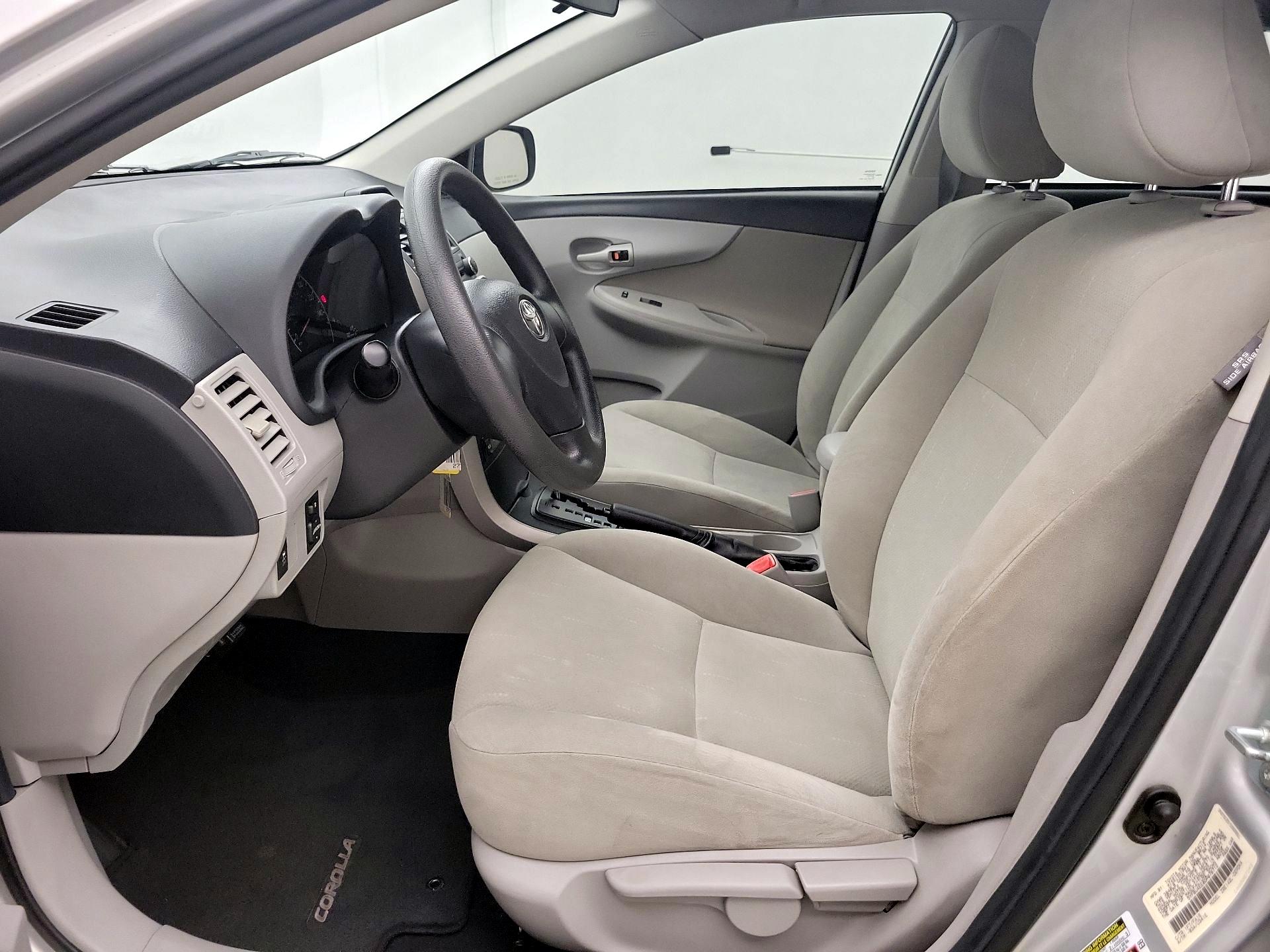 Thumbnail: 2013 Toyota Corolla - 11