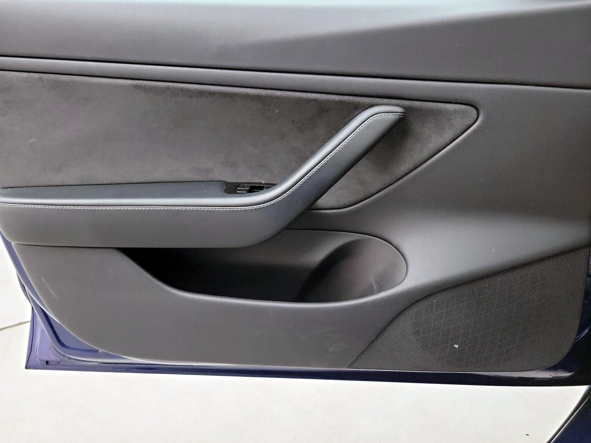 Thumbnail: 2020 Tesla Model 3 - 12