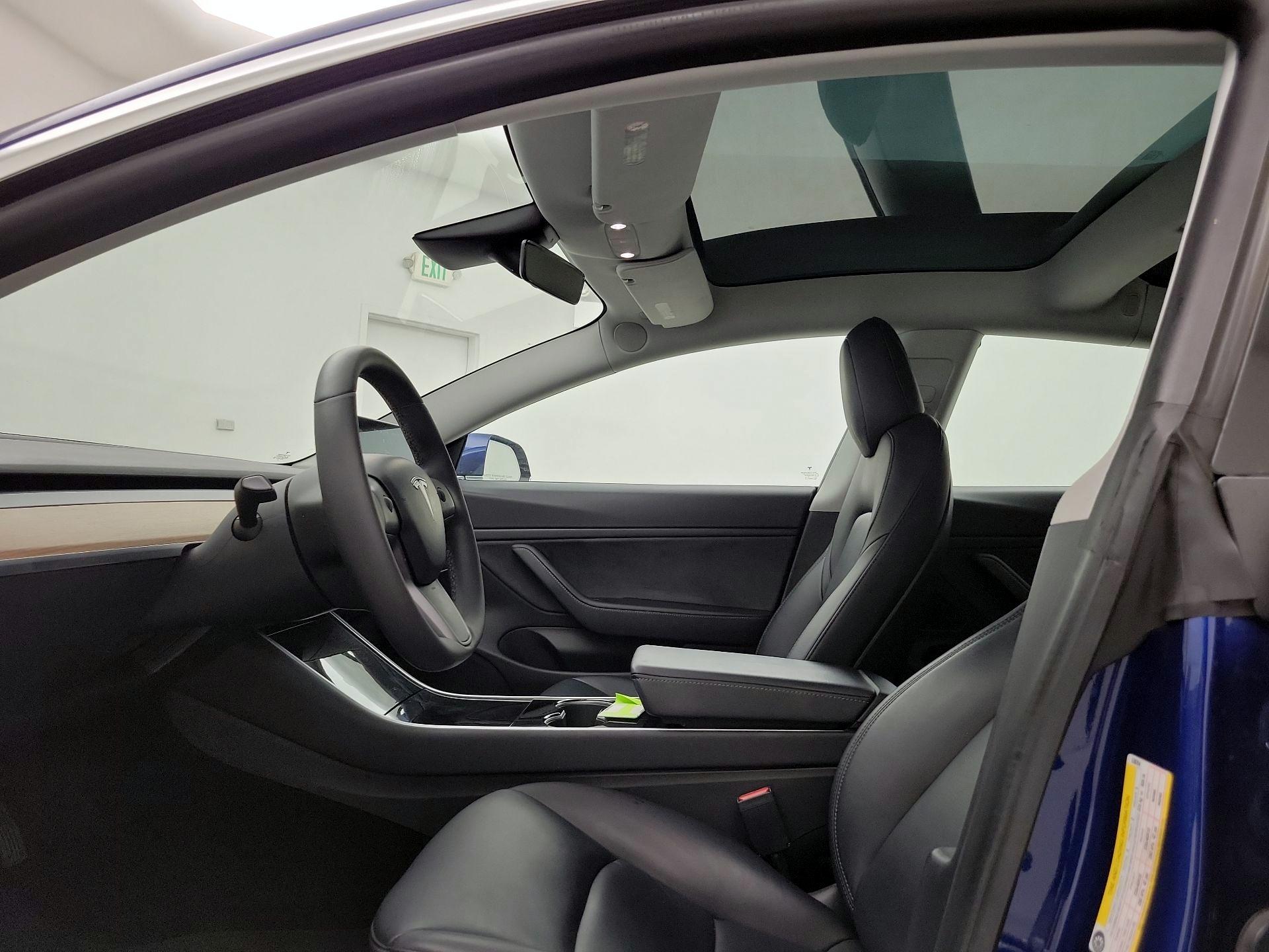 Thumbnail: 2020 Tesla Model 3 - 18