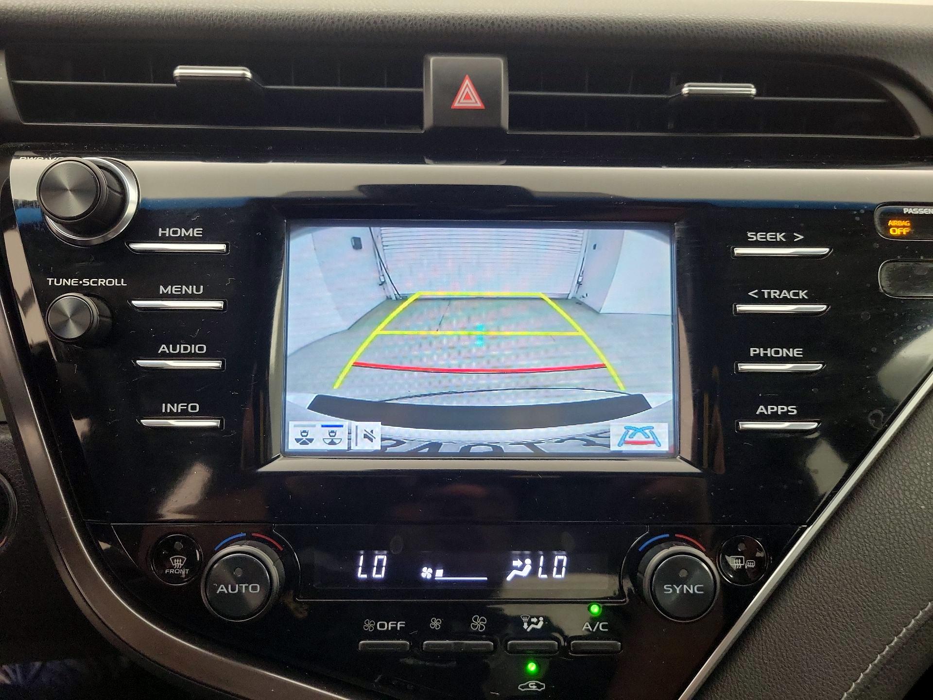 Thumbnail: 2018 Toyota Camry - 14