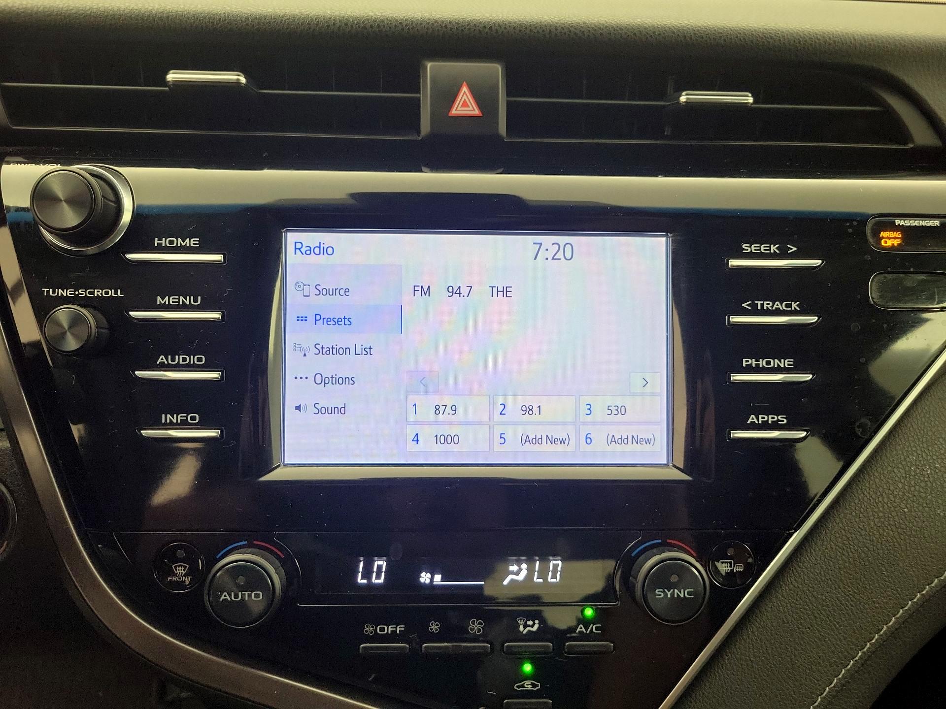Thumbnail: 2018 Toyota Camry - 15