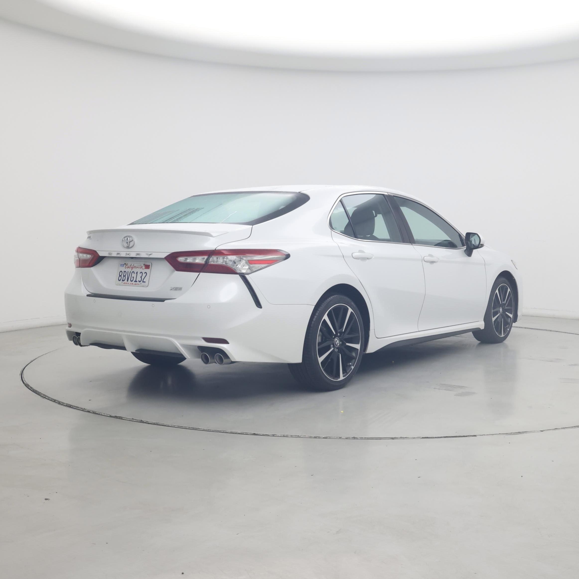 Thumbnail: 2018 Toyota Camry - 8